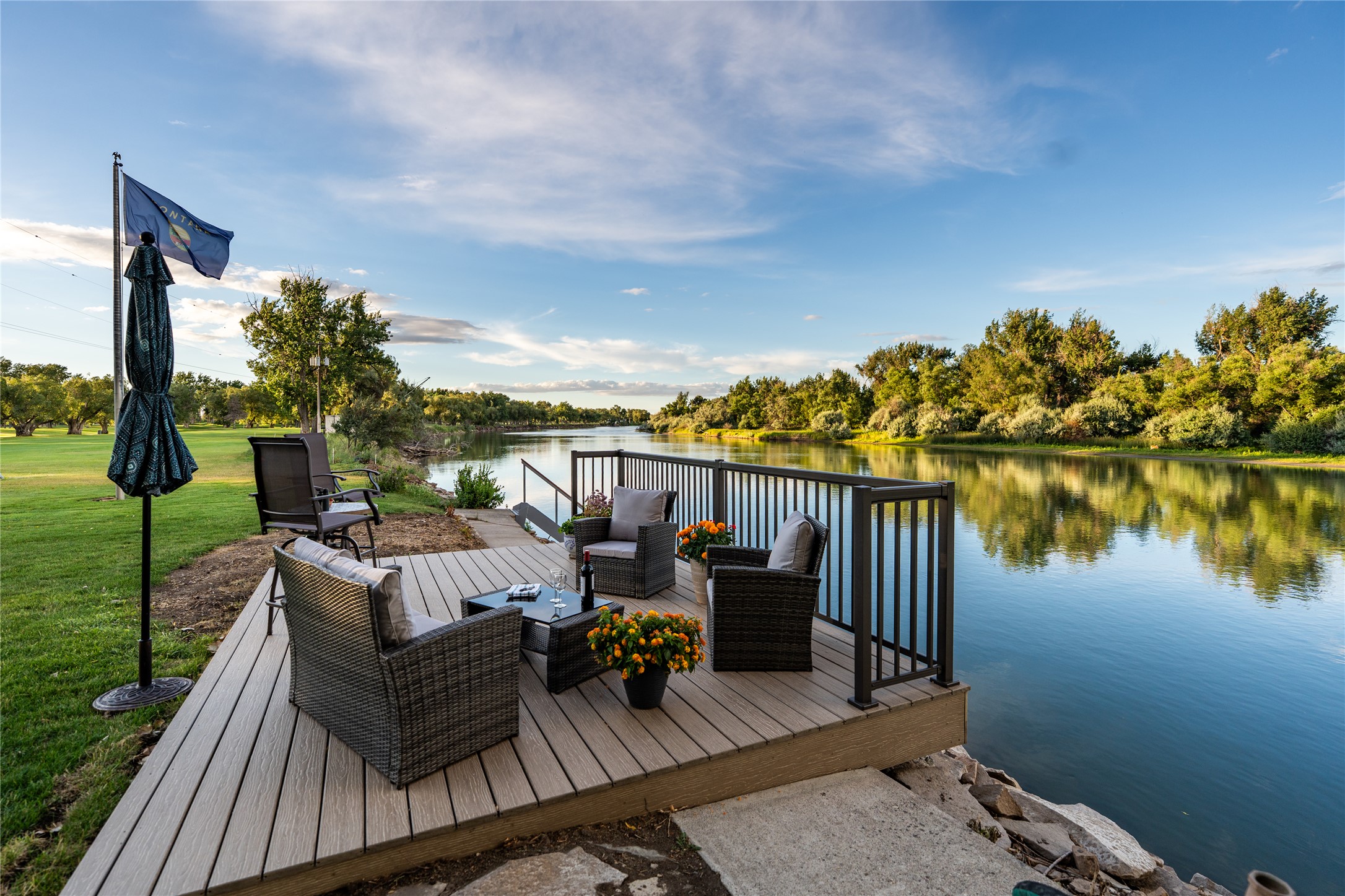 423 Riverview Court Property Photo