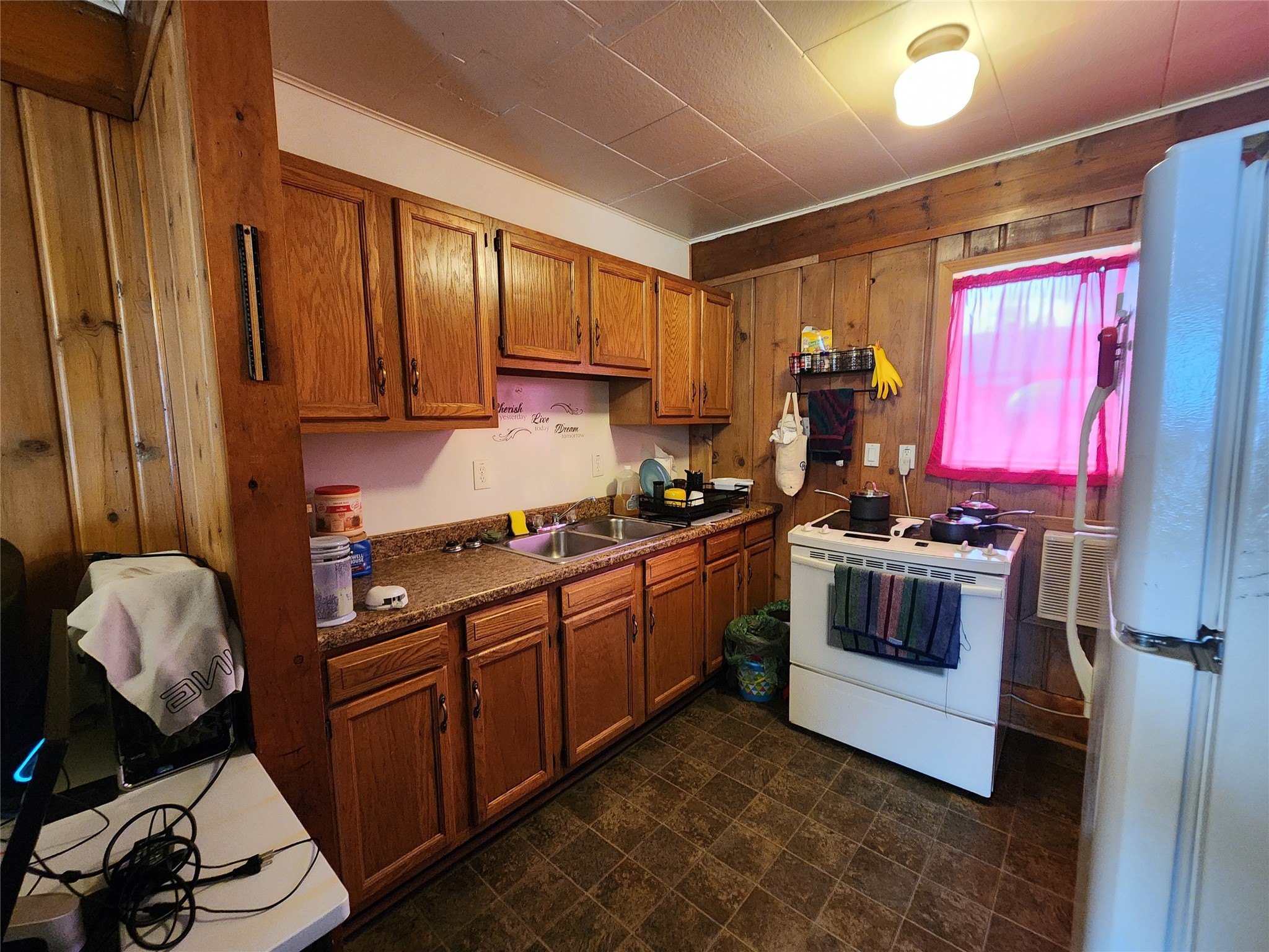 505 E 10th Street Property Photo 22