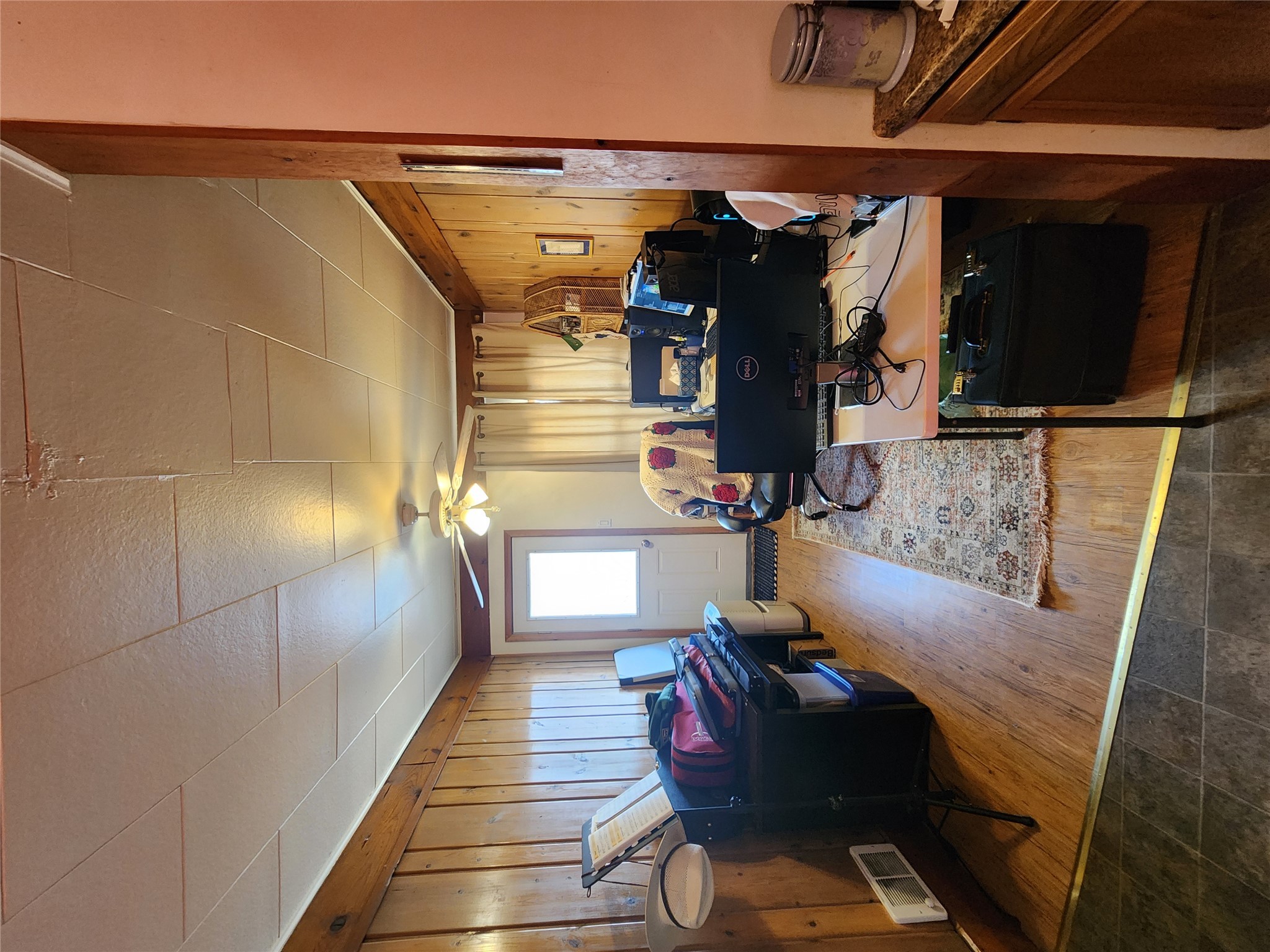 505 E 10th Street Property Photo 23