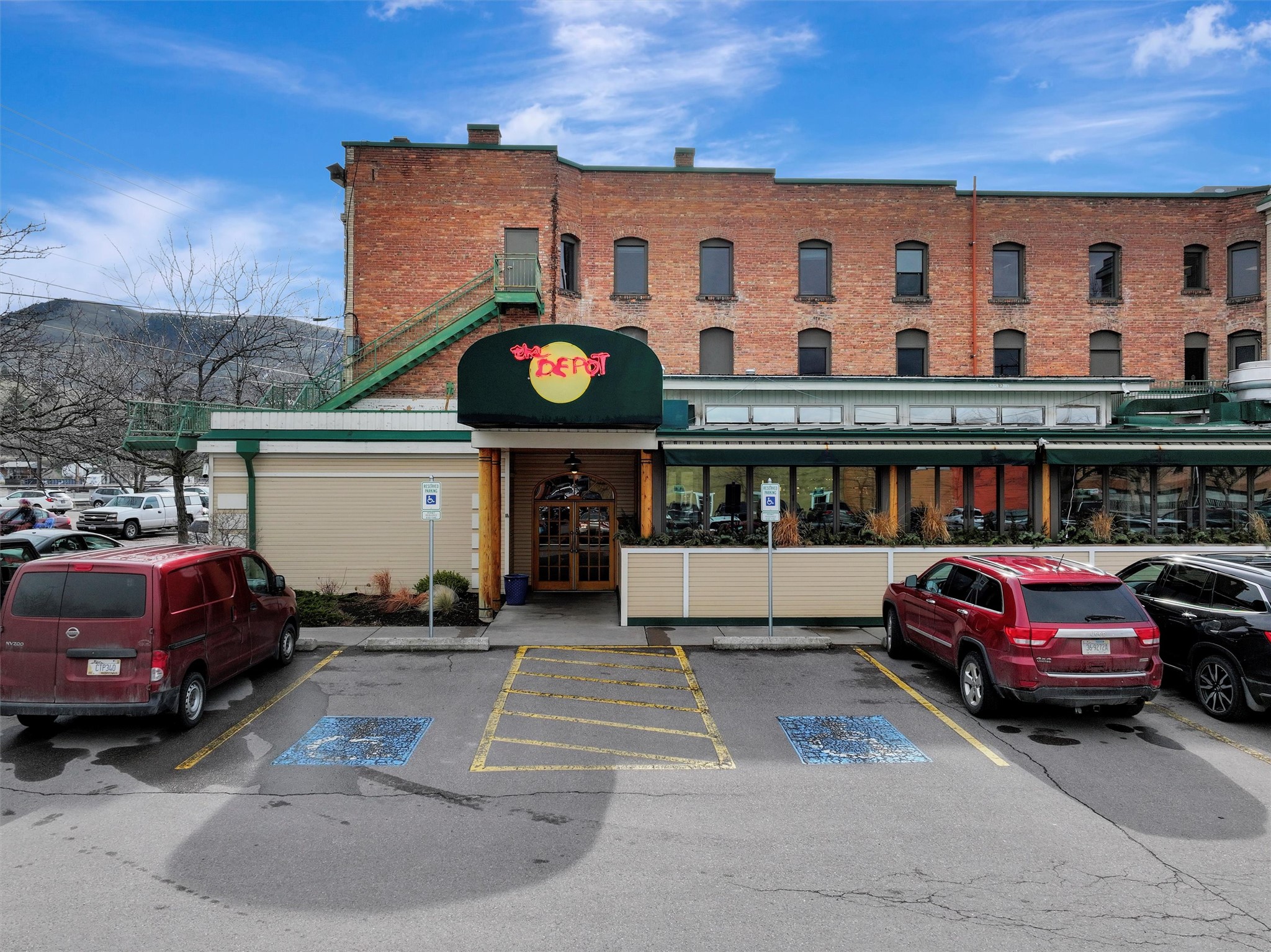 201 W Railroad Street Property Photo 3