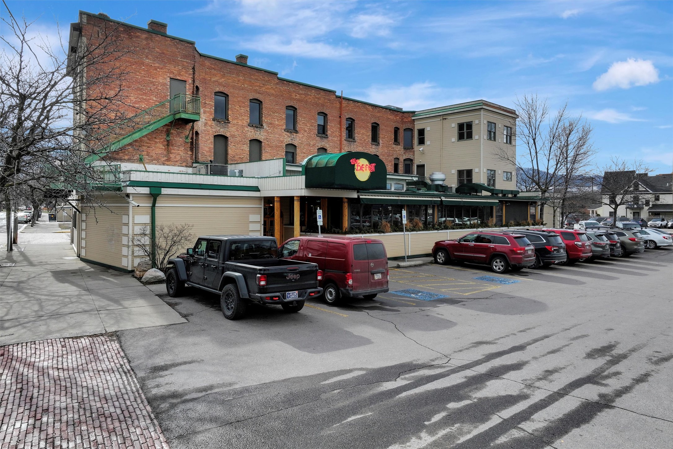 201 W Railroad Street Property Photo 4