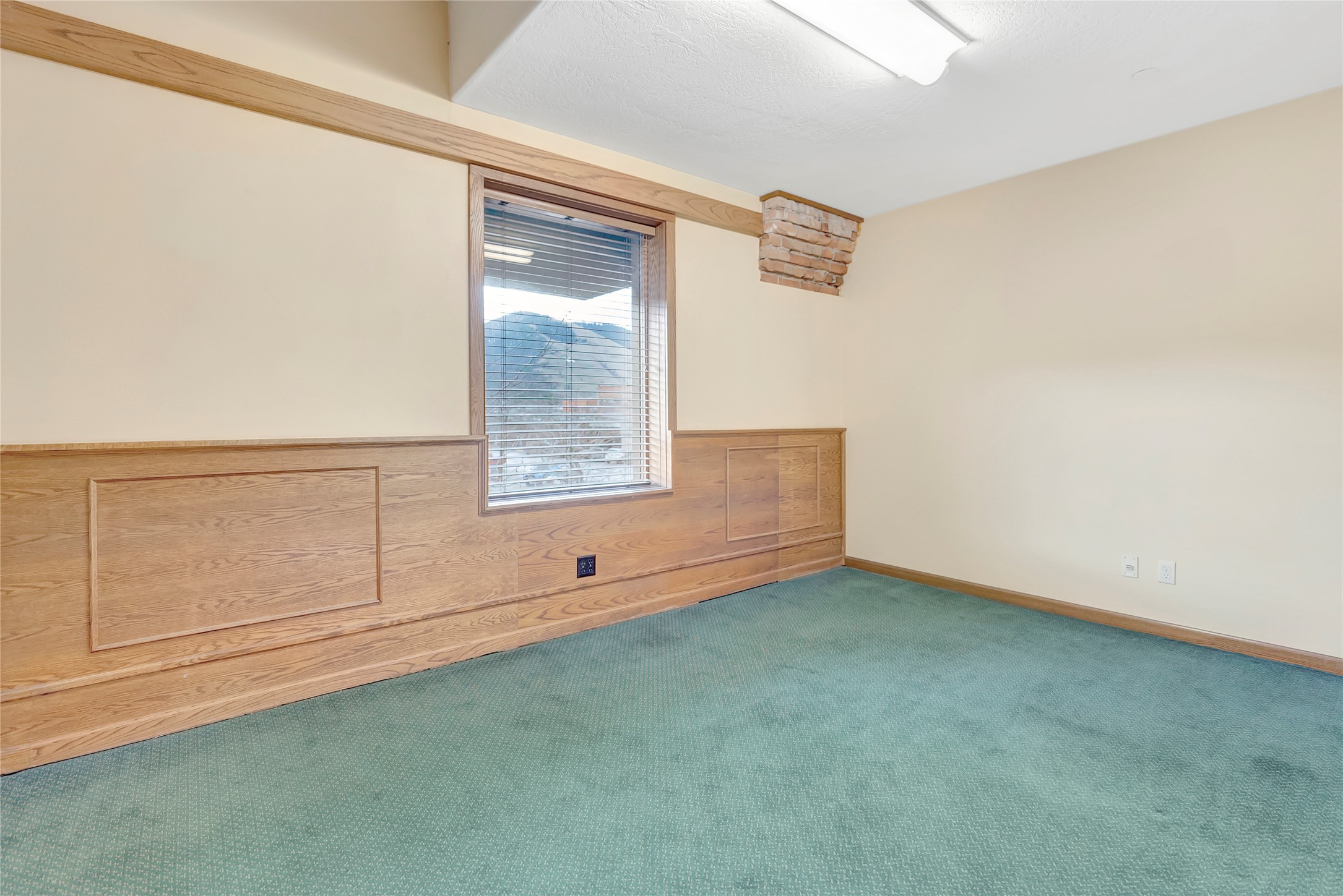 201 W Railroad Street Property Photo 45