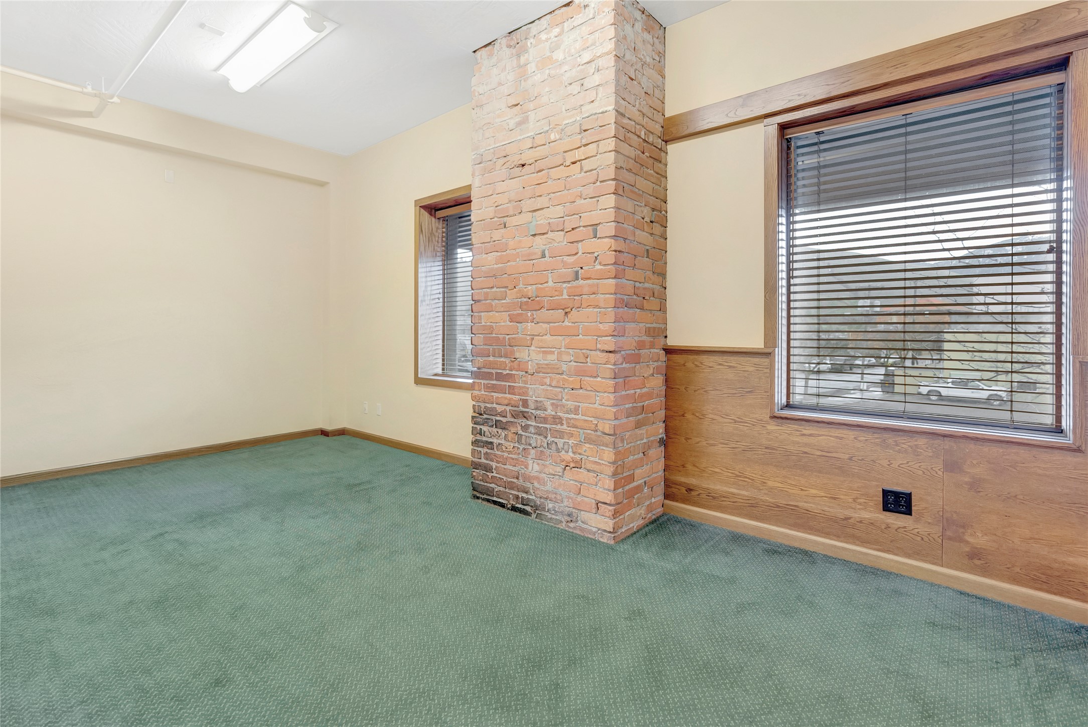201 W Railroad Street Property Photo 48