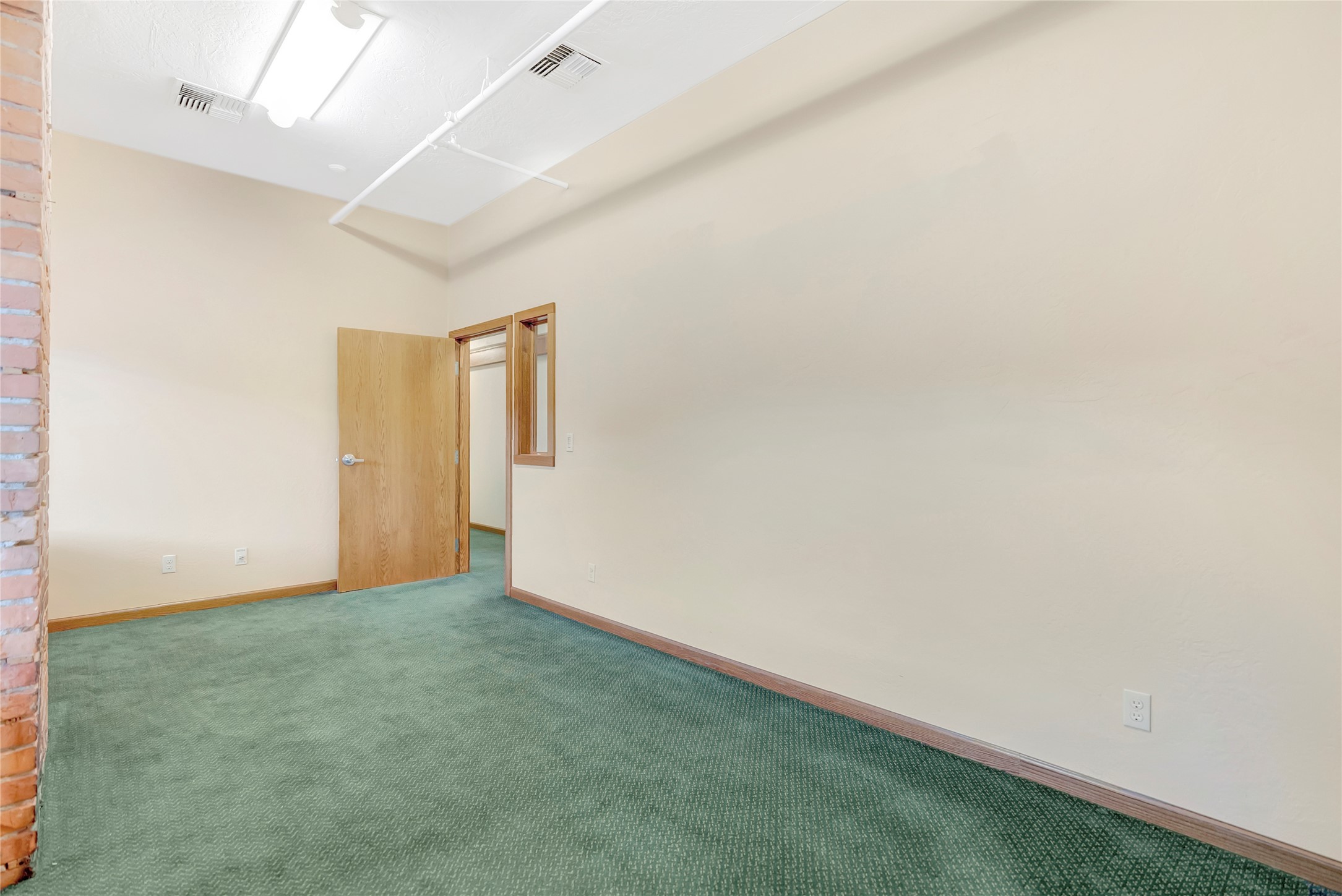 201 W Railroad Street Property Photo 49