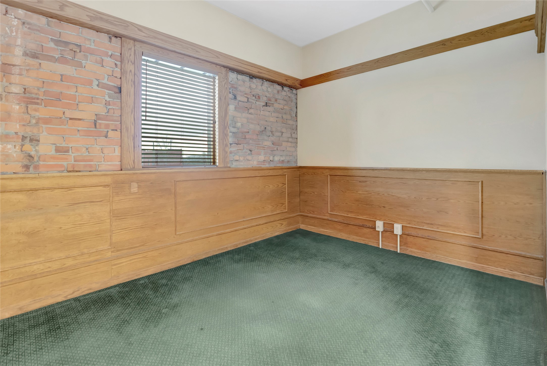 201 W Railroad Street Property Photo 50