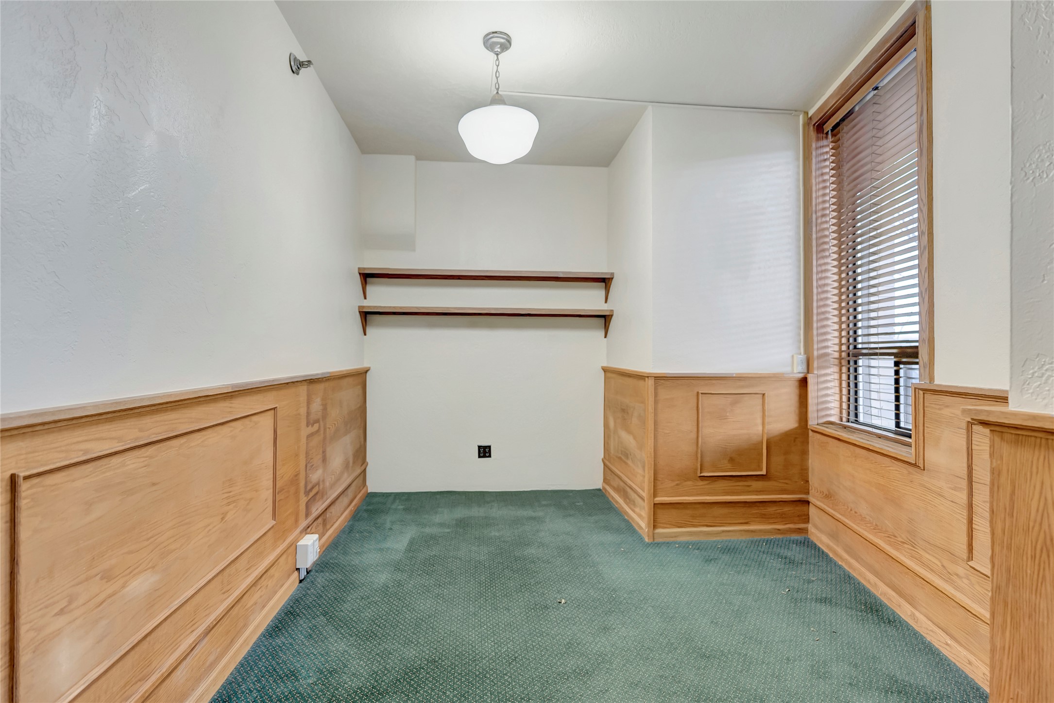 201 W Railroad Street Property Photo 54