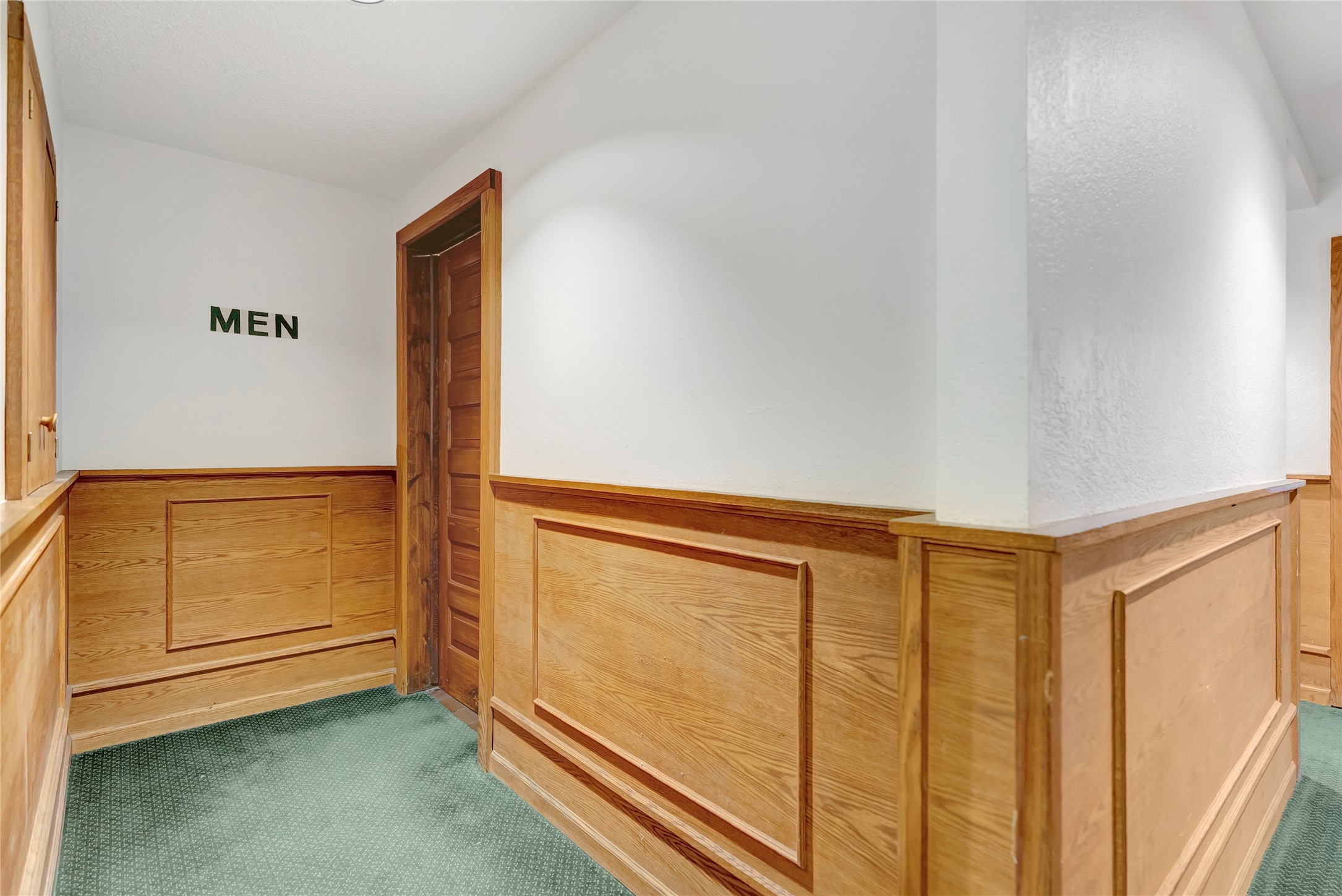 201 W Railroad Street Property Photo 55