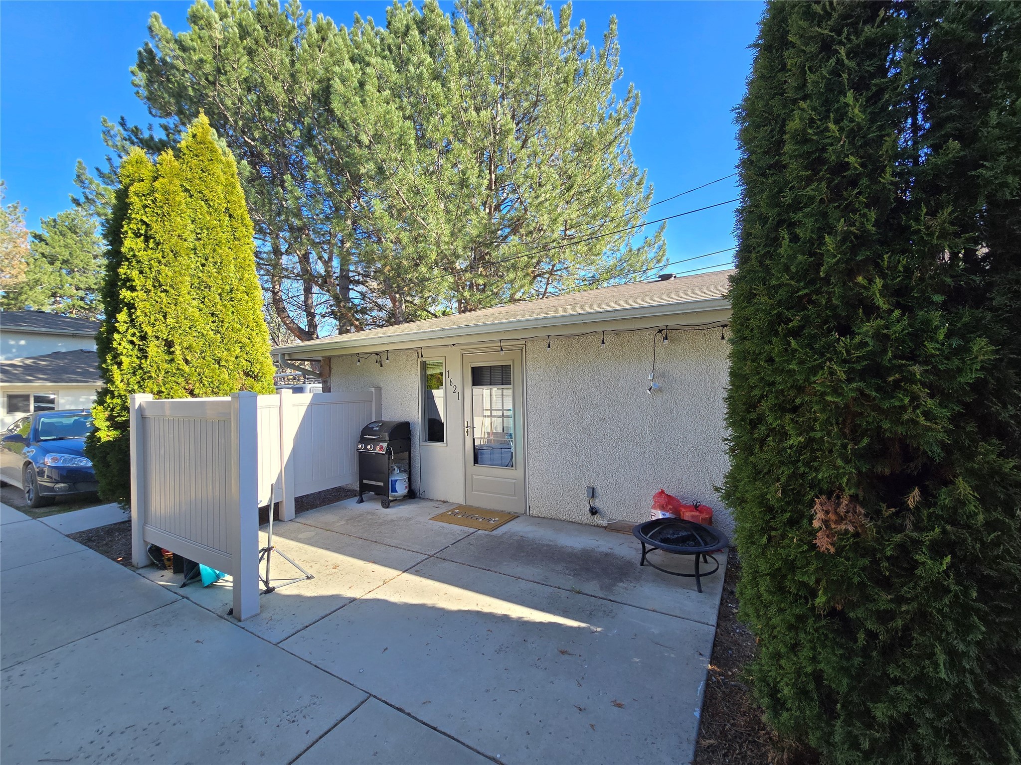 1621 Clements Road Property Photo 1