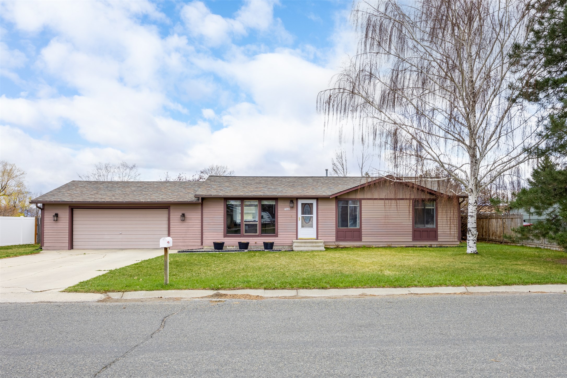 4295 Red Fox Drive Property Photo 4