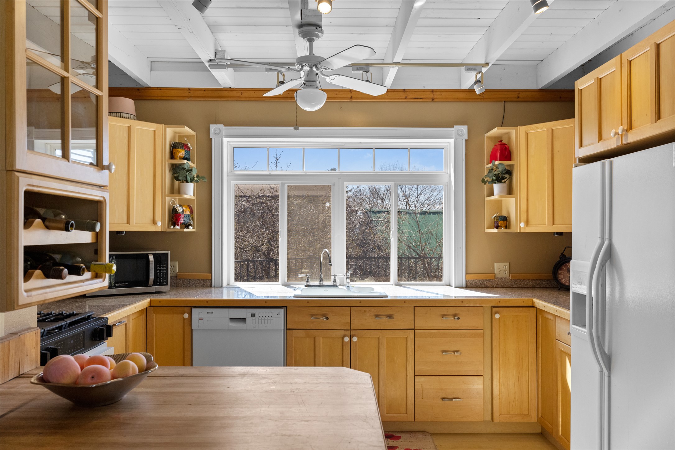 195 Breezy Point Avenue Property Photo 2