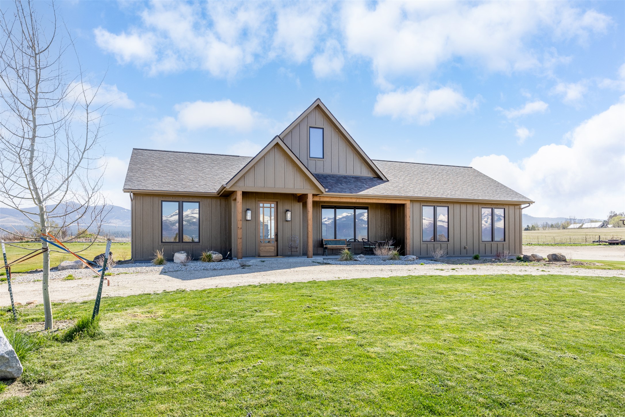 527 Sunseed Court Property Photo