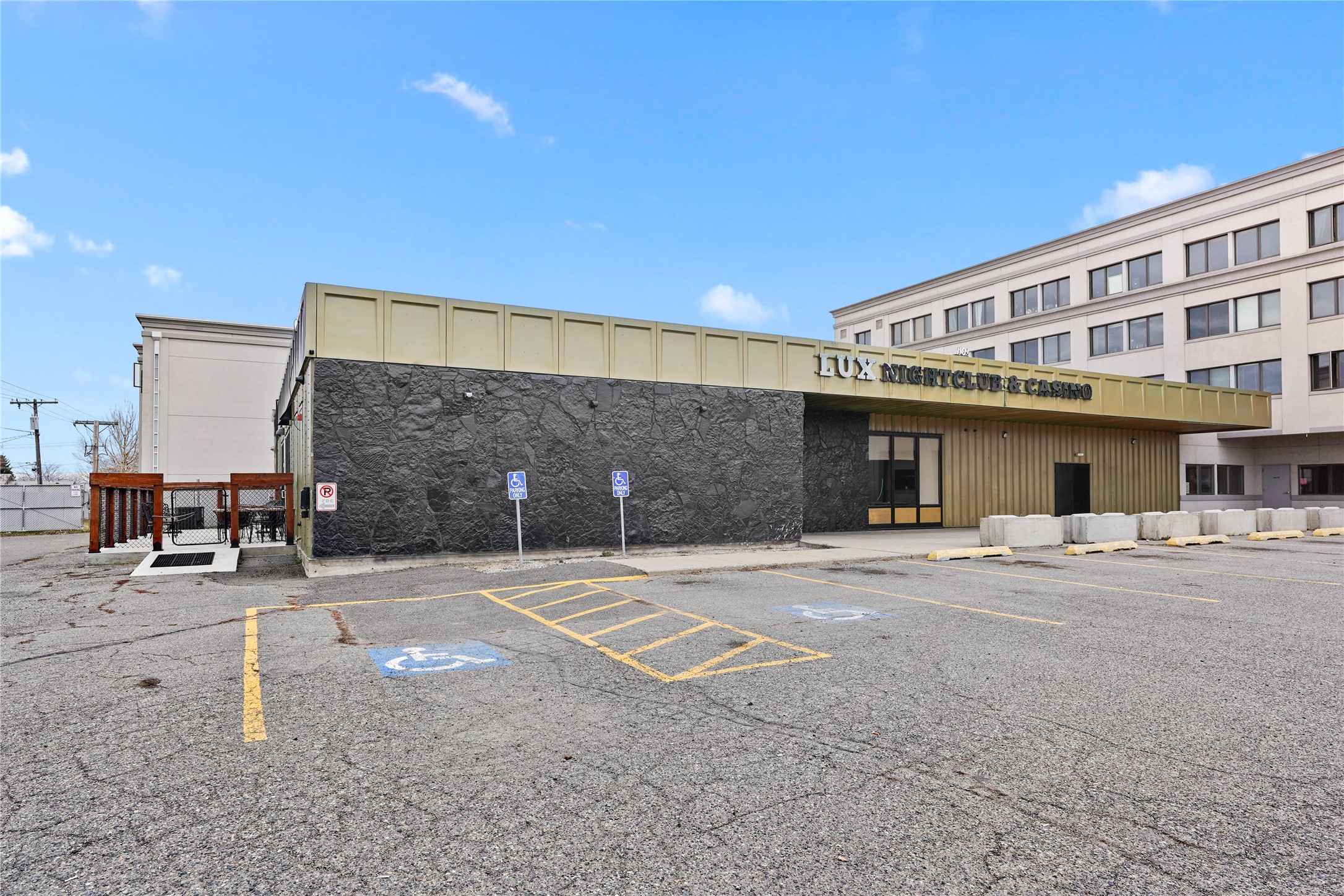 801 N Fee Street Property Photo 2