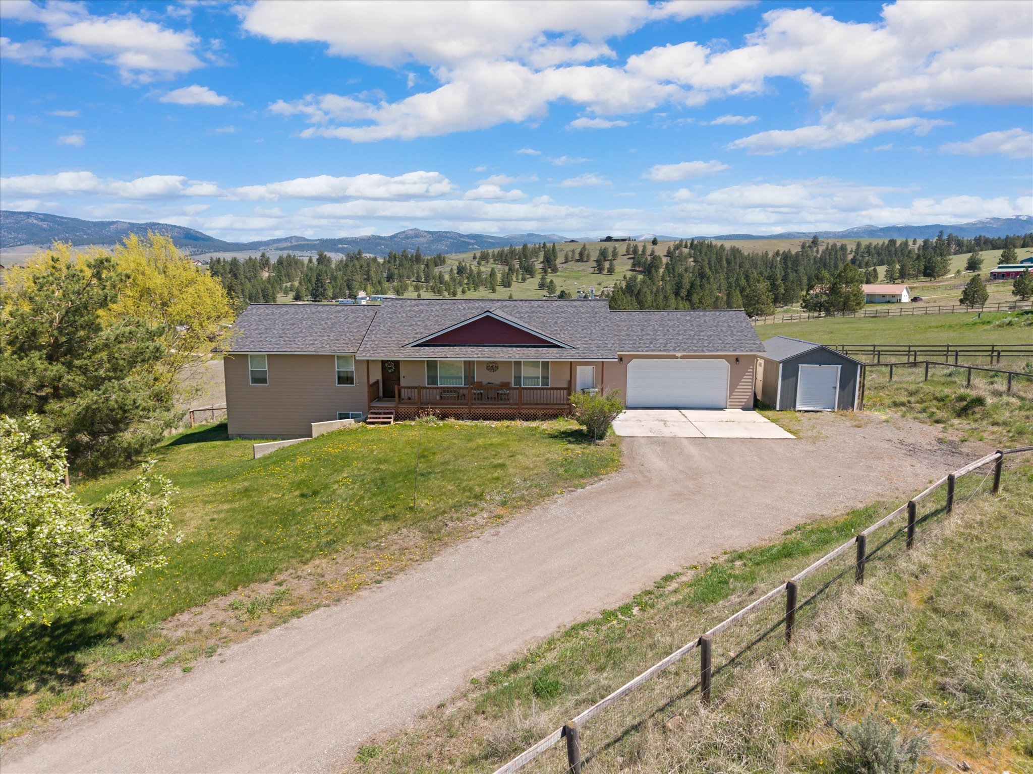 556 Fescue Slope Road Property Photo