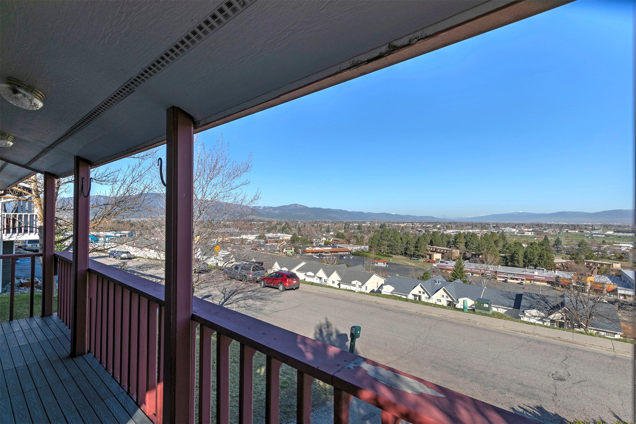 802 Normans Lane Property Photo 4