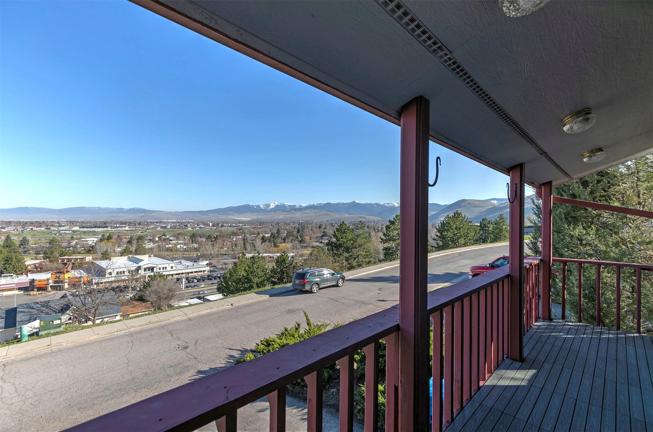 802 Normans Lane Property Photo 5