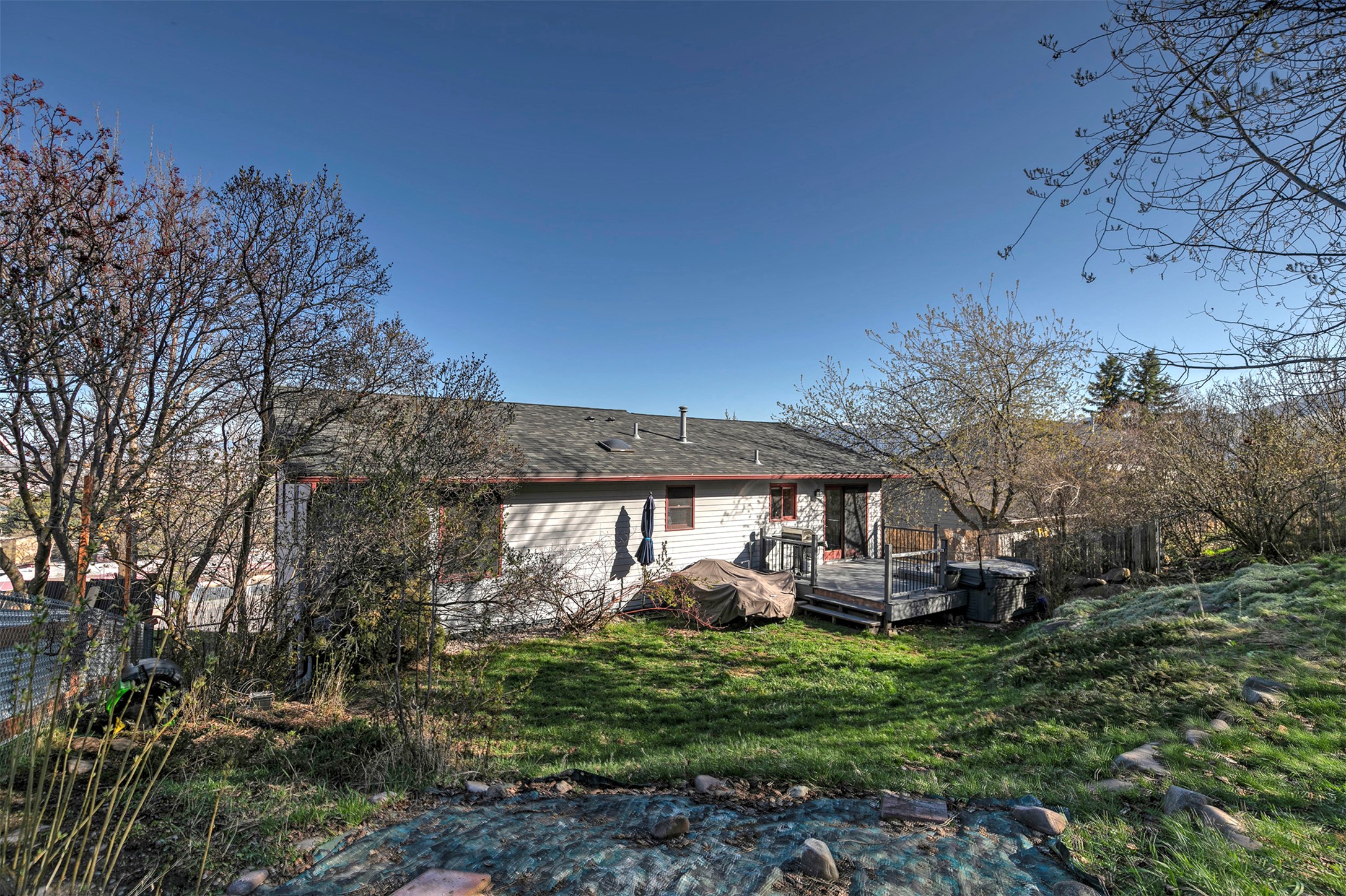 802 Normans Lane Property Photo 6