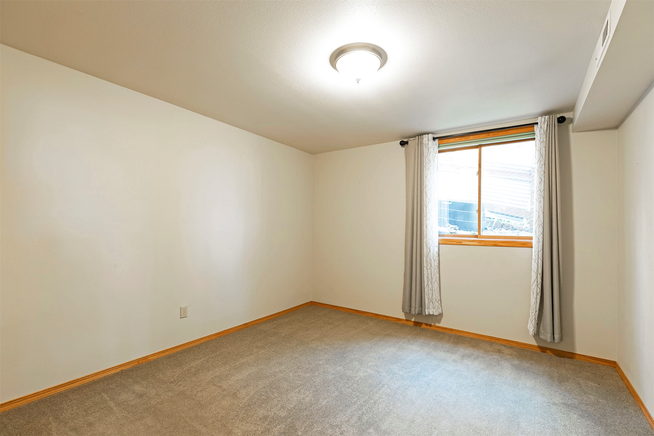 802 Normans Lane Property Photo 32