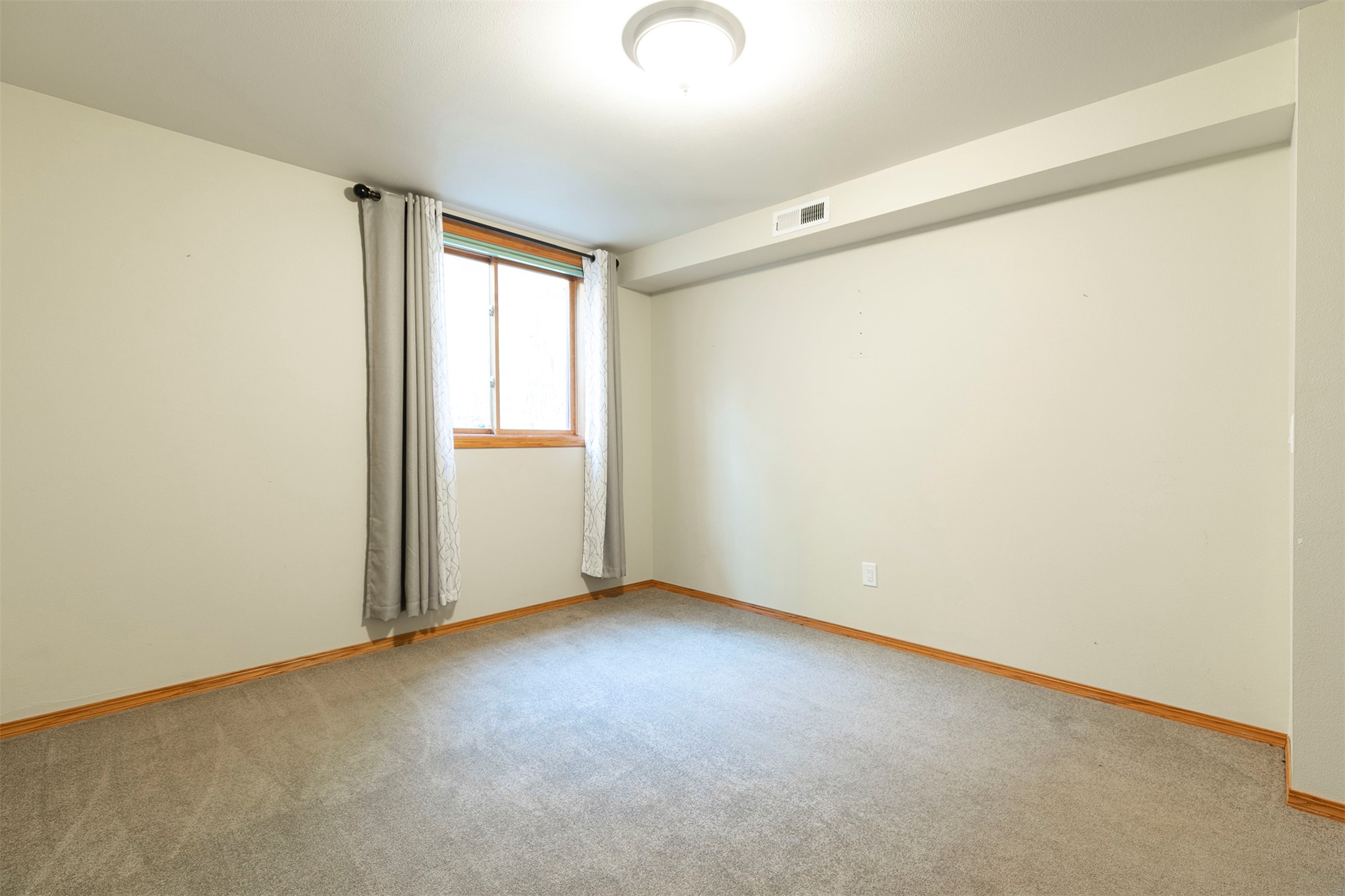 802 Normans Lane Property Photo 33