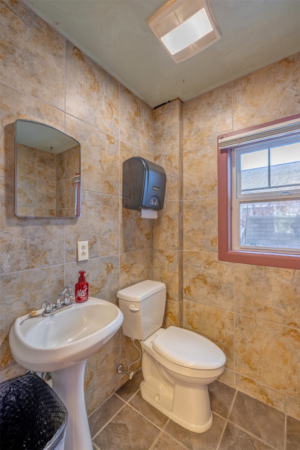 1124 Billings Avenue Property Photo 40