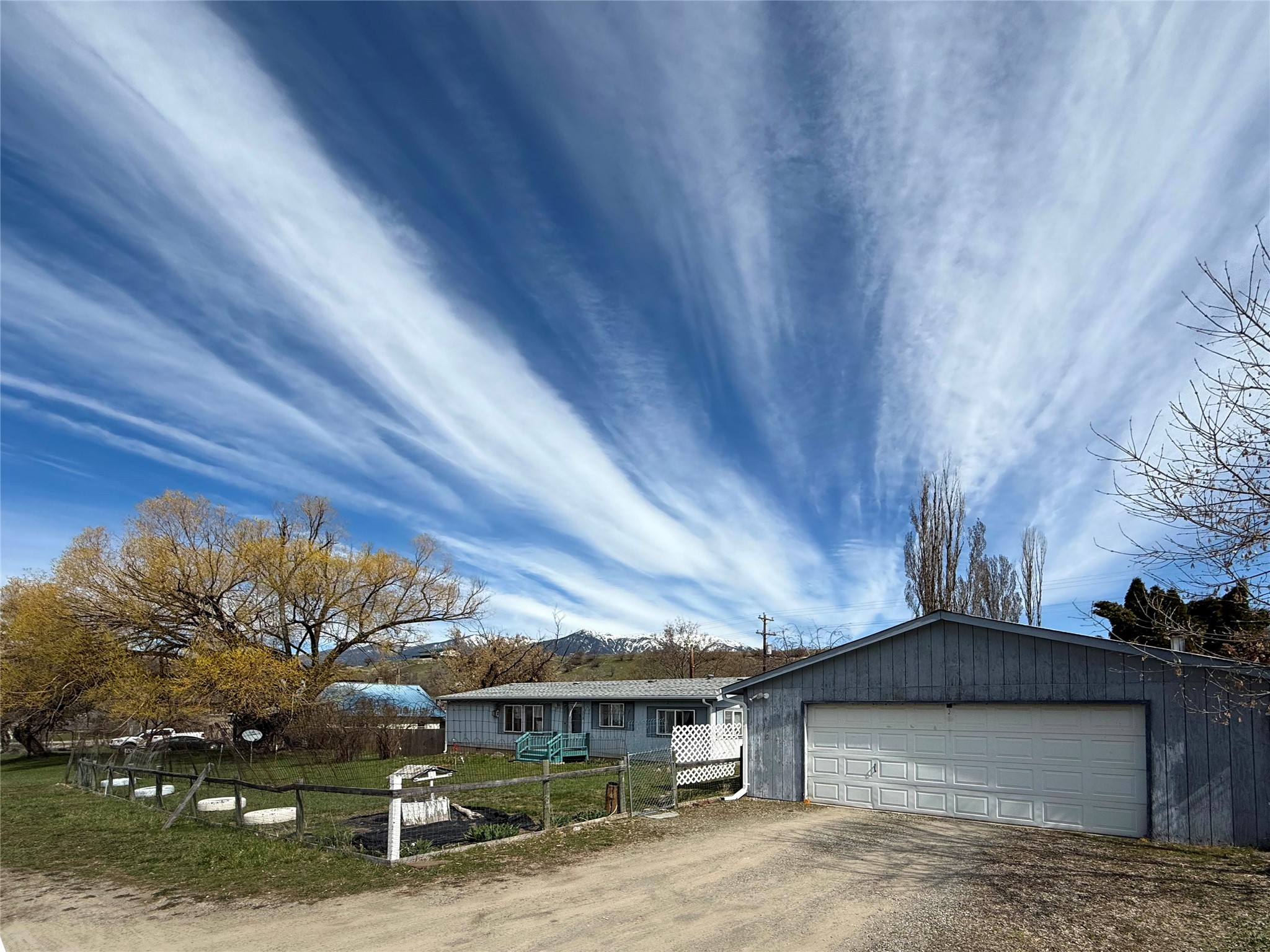 312 6th Avenue E Property Photo