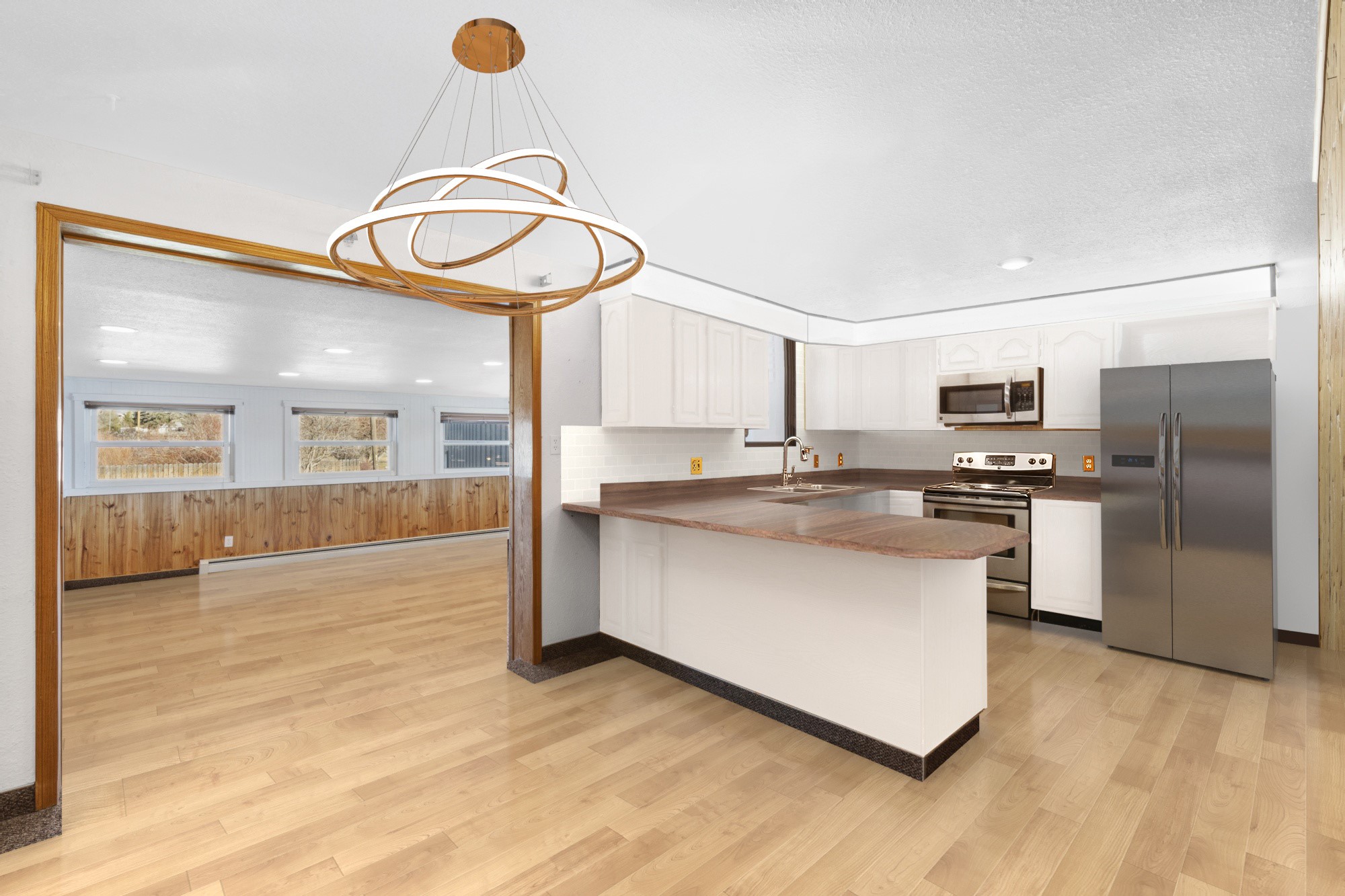 509 1st Street E Property Photo 4