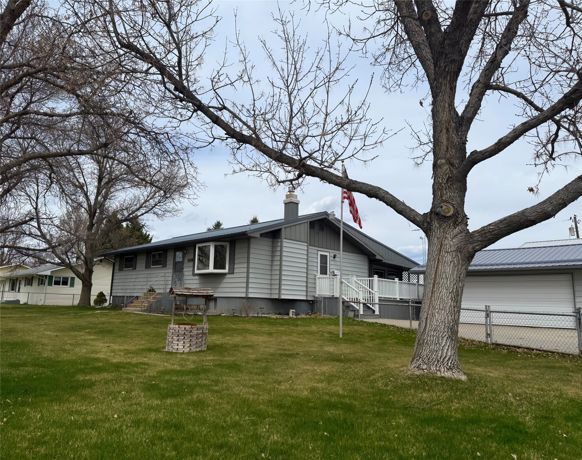 509 1st Street E Property Photo 20