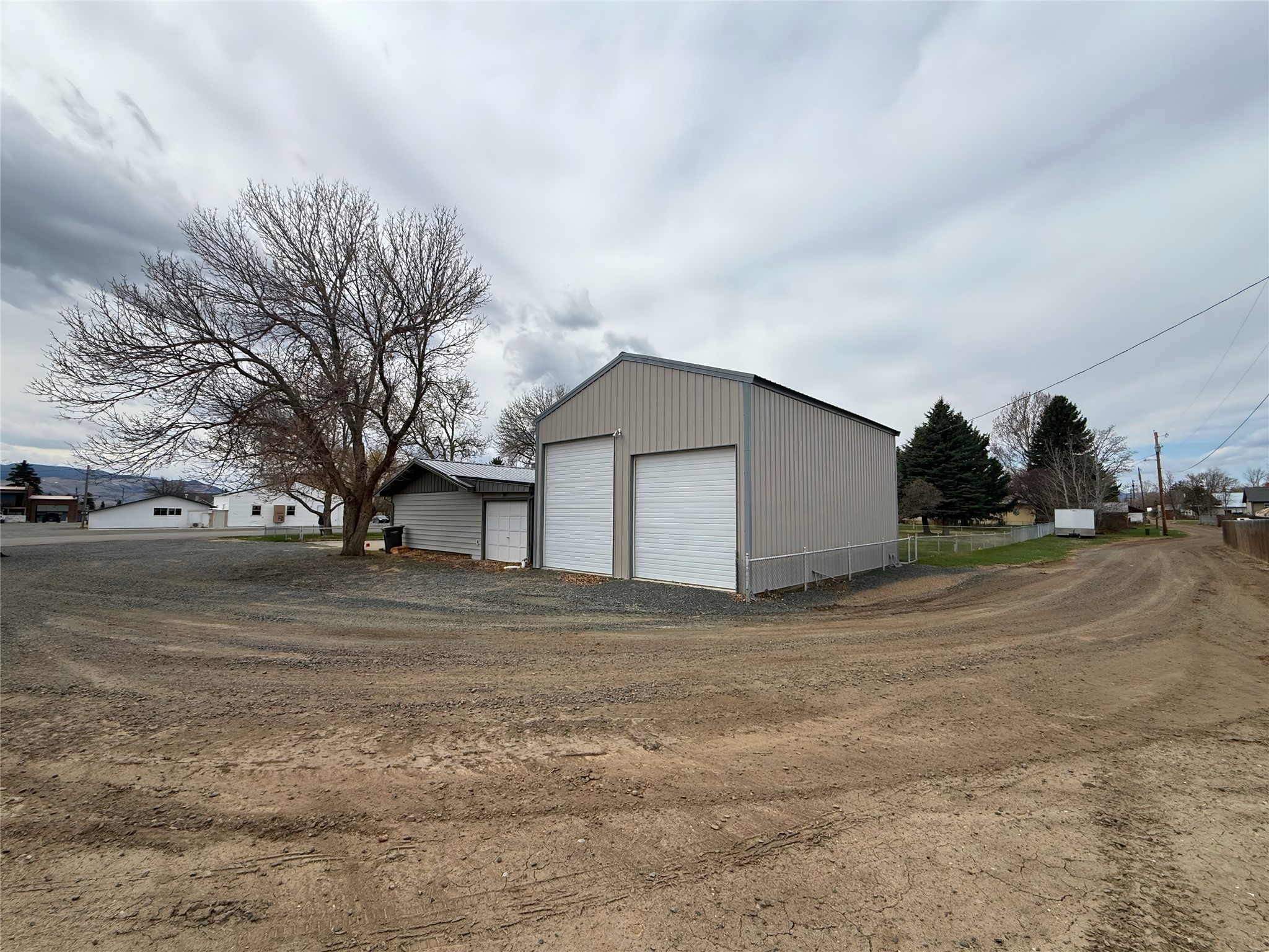 509 1st Street E Property Photo 24