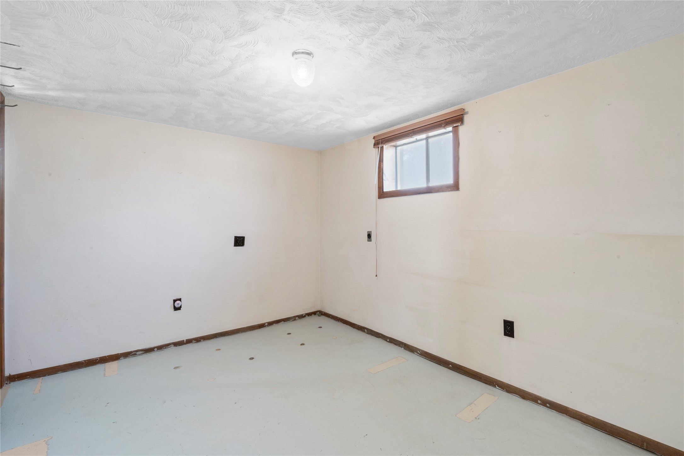 509 1st Street E Property Photo 52