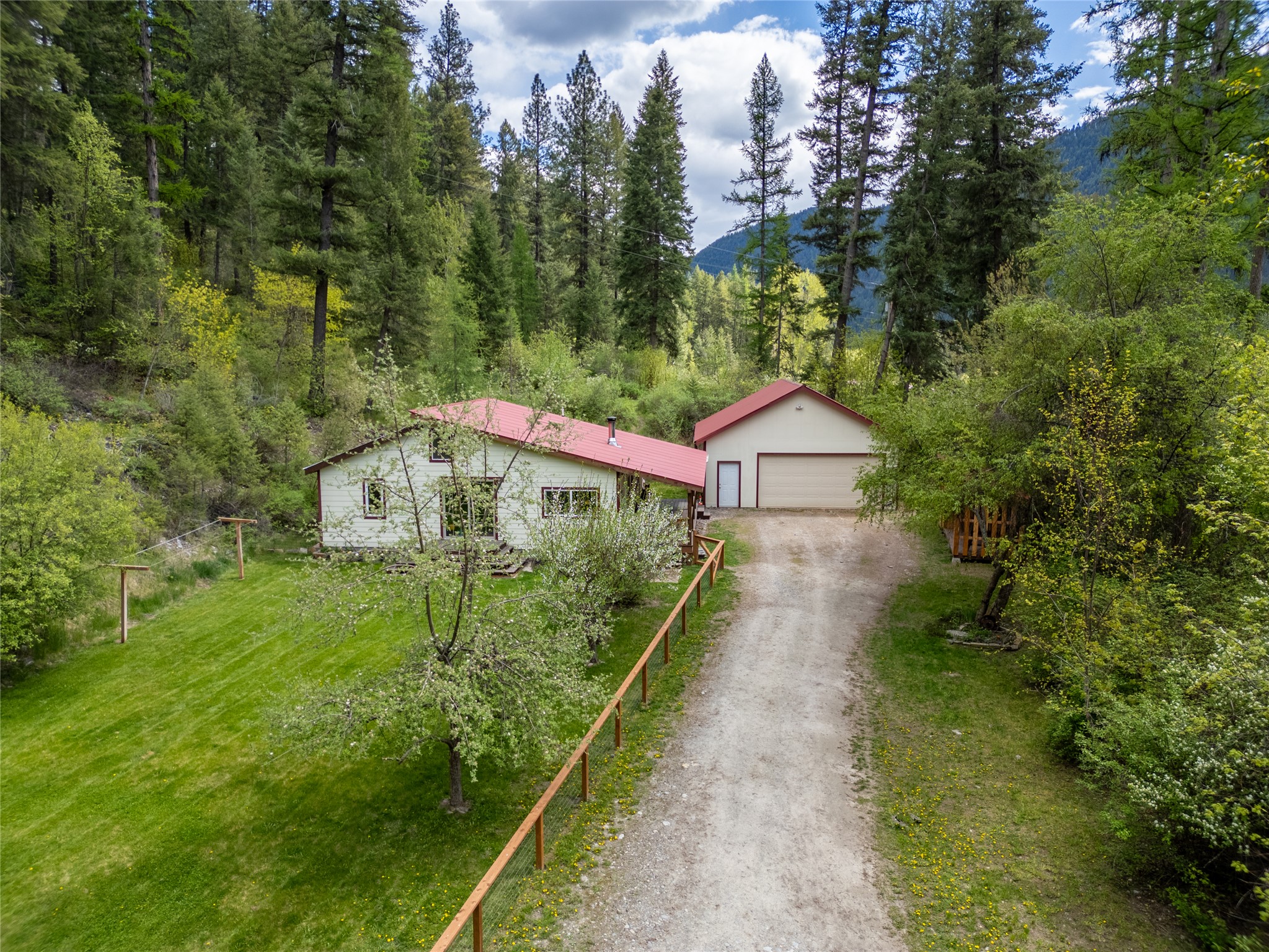 7157 Mt Highway 37 Property Photo 1