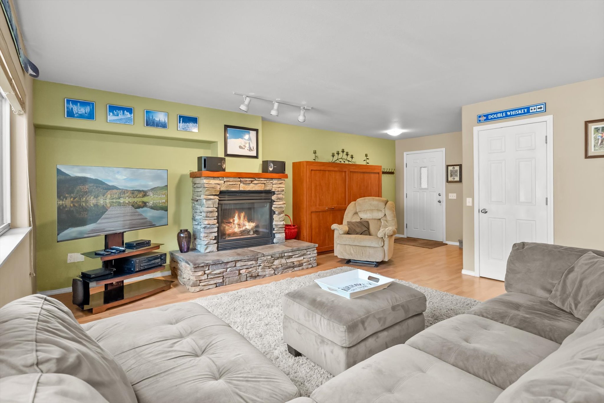 100 Forest Ridge Drive A Property Photo 4