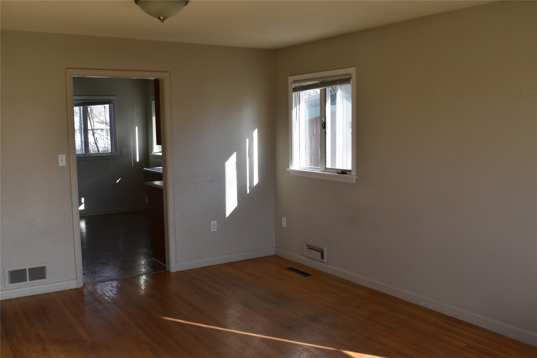 515 S Iowa Street Property Photo 3