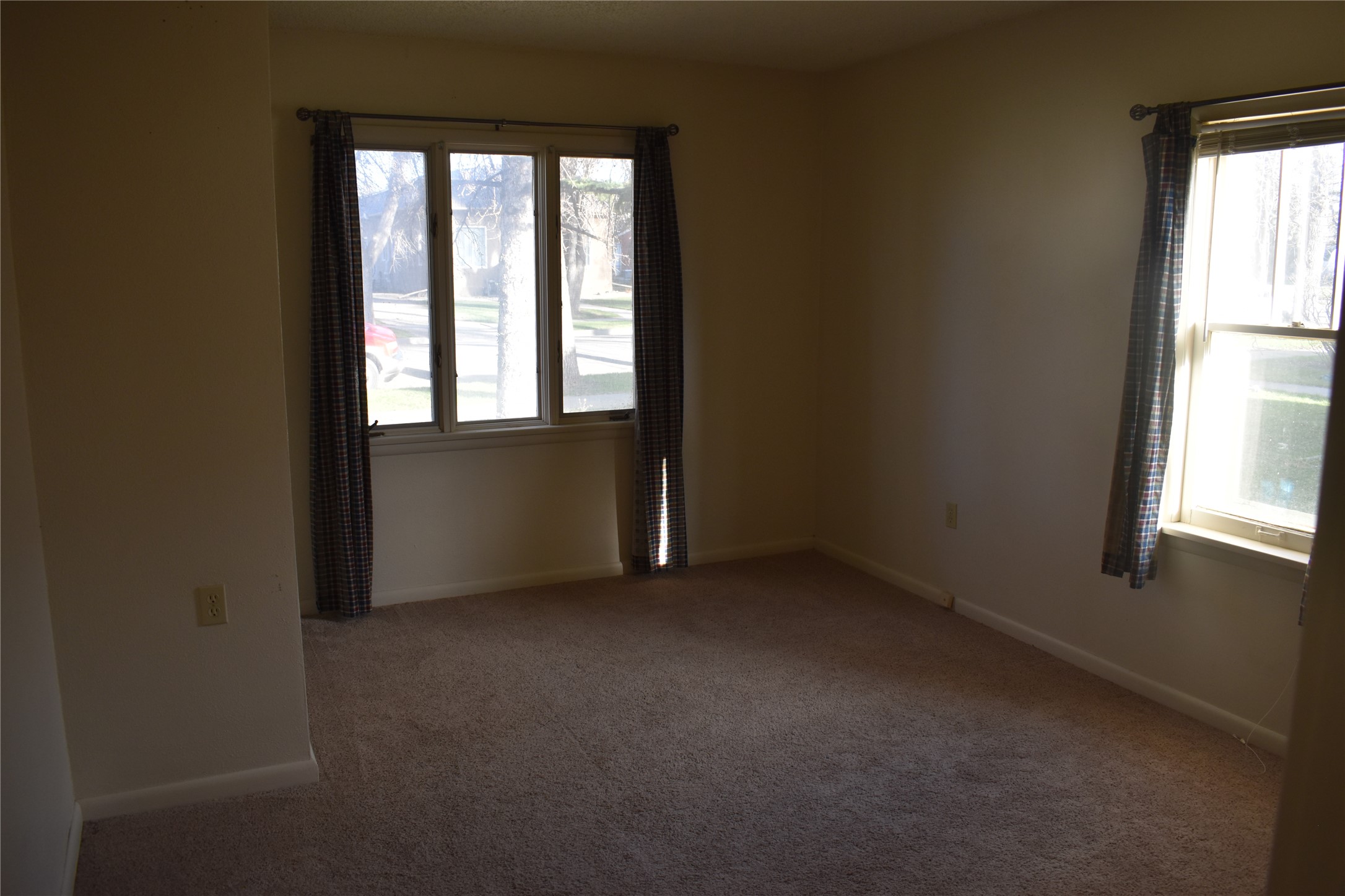 409 S Delaware Street Property Photo 8