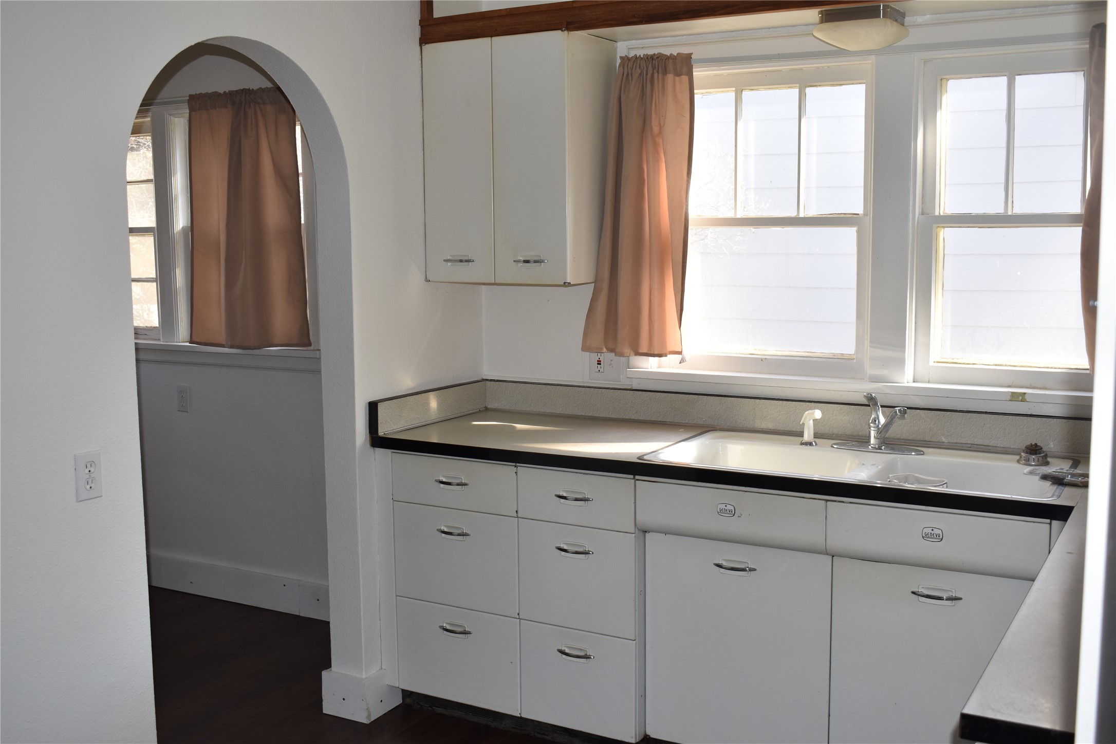 409 S Delaware Street Property Photo 10