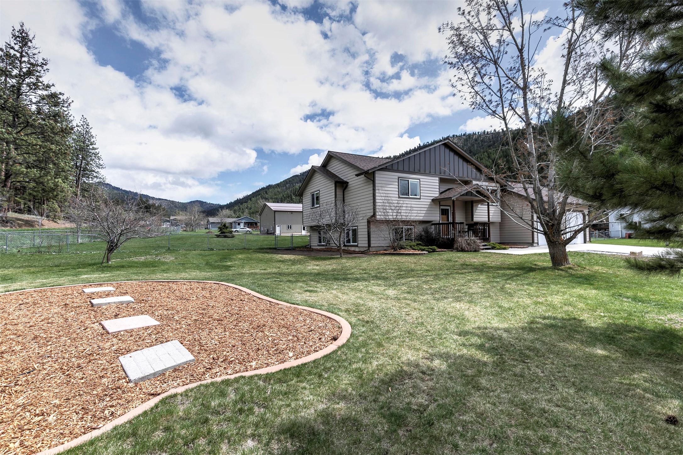9738 Neighbor Way Property Photo