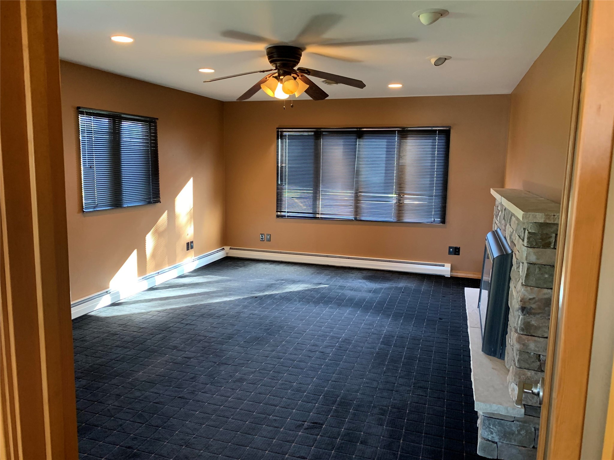 502 W Custer Avenue Property Photo 6
