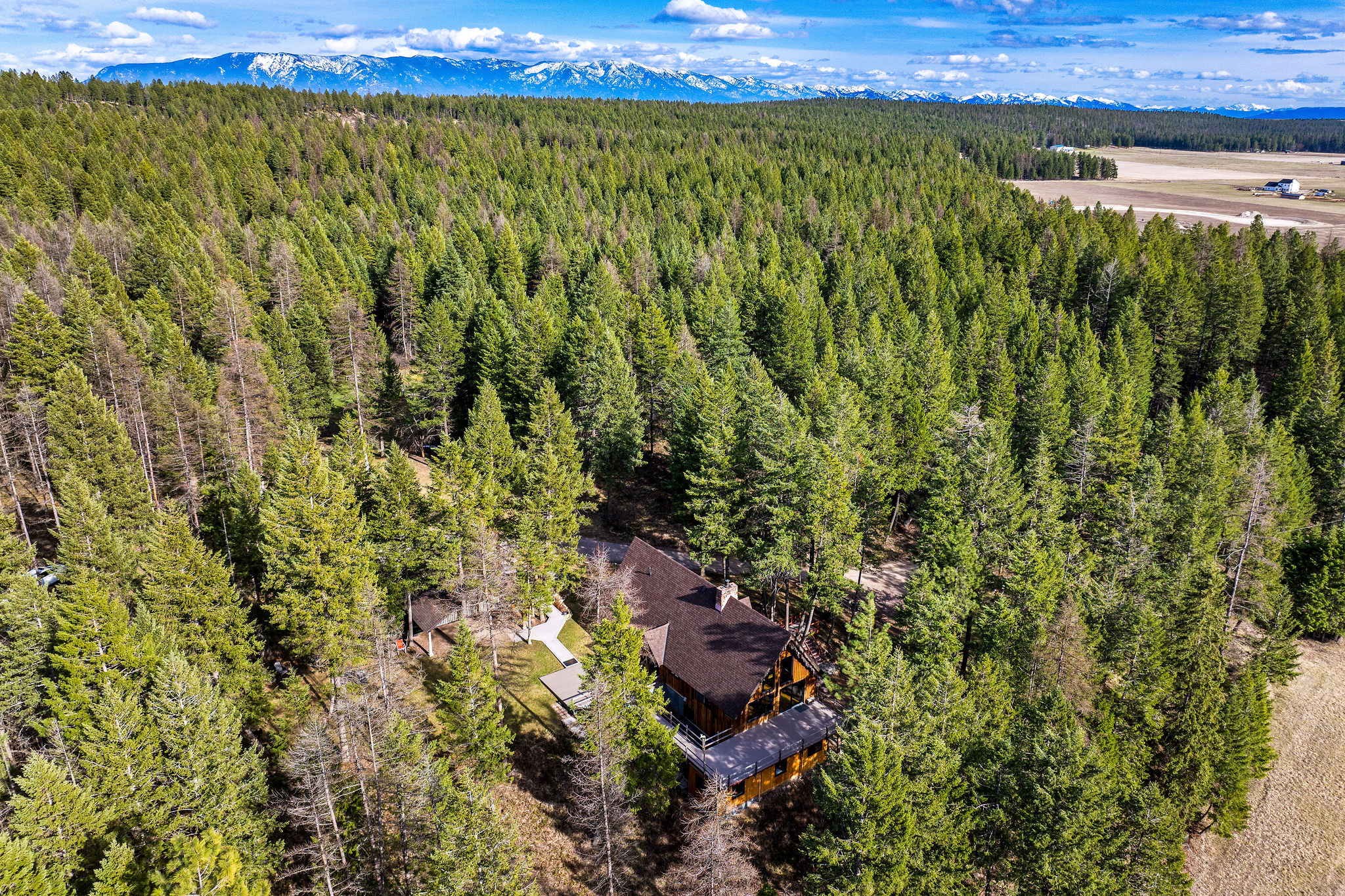 1085 K M Ranch Road Property Photo 1