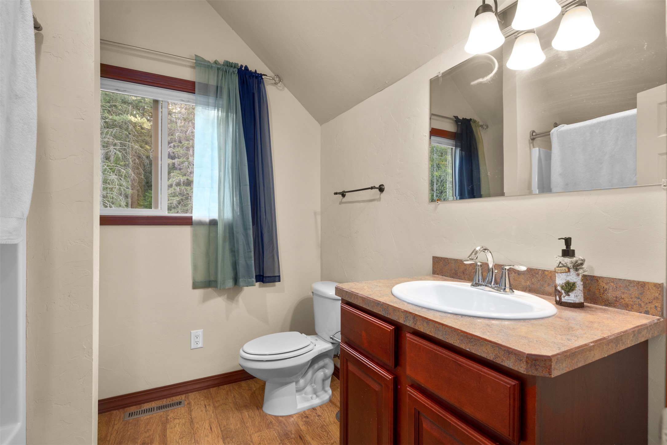 115 Wagon Wheel Road Property Photo 44