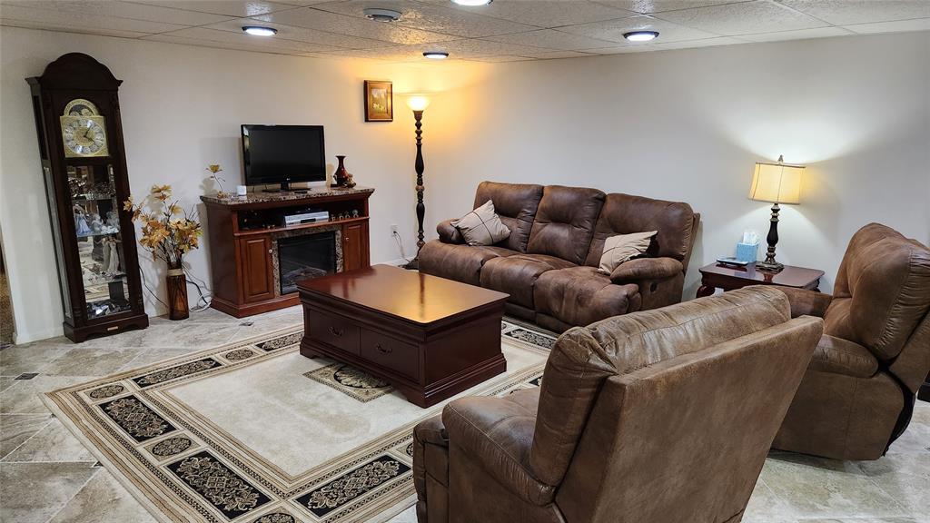 5 N Central Avenue Property Photo 8