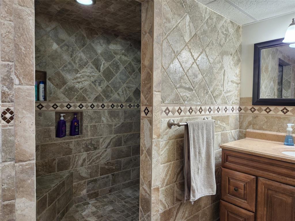 5 N Central Avenue Property Photo 14