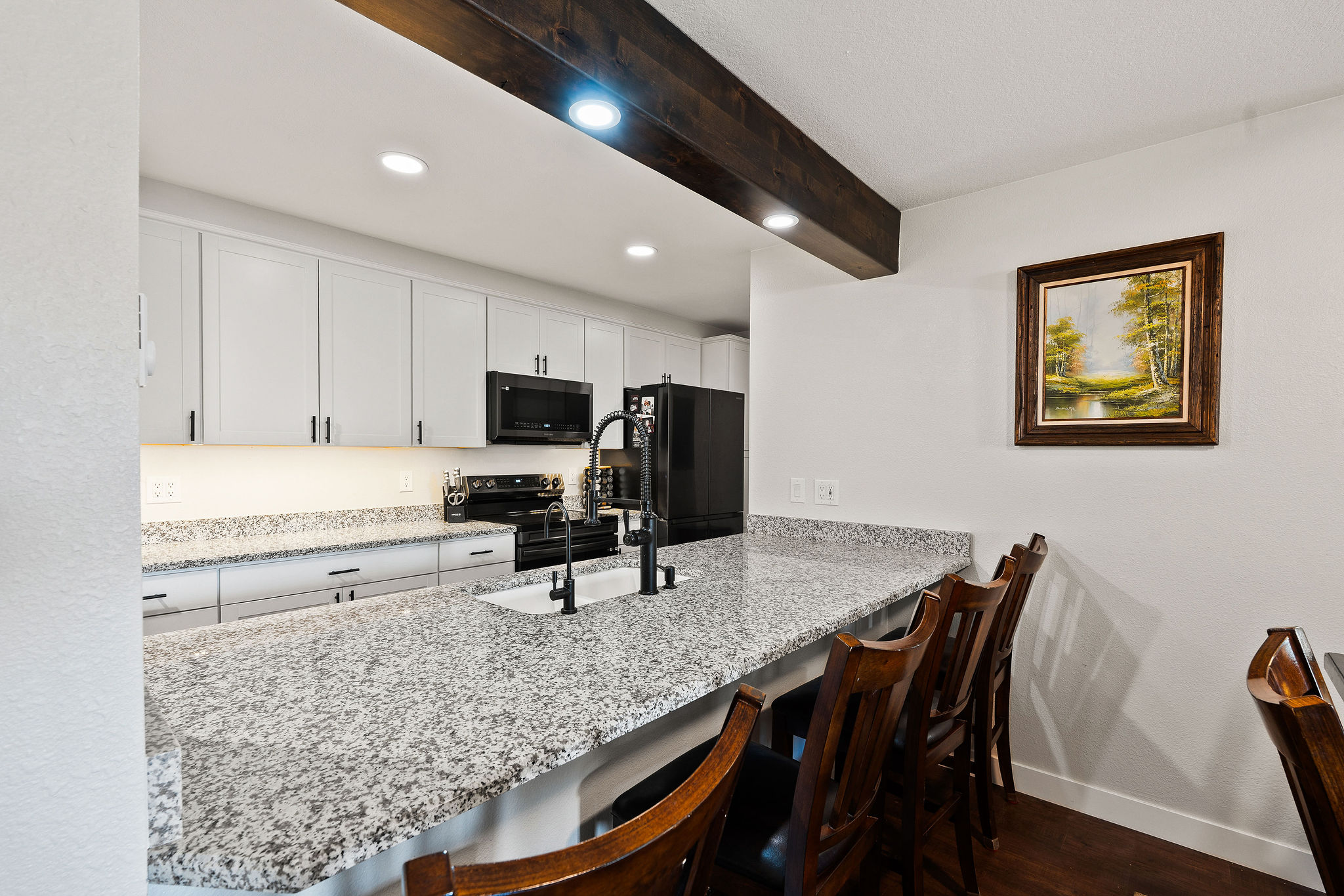 270 Bridge Street Lakeview 1, Unit 1 Property Photo 8