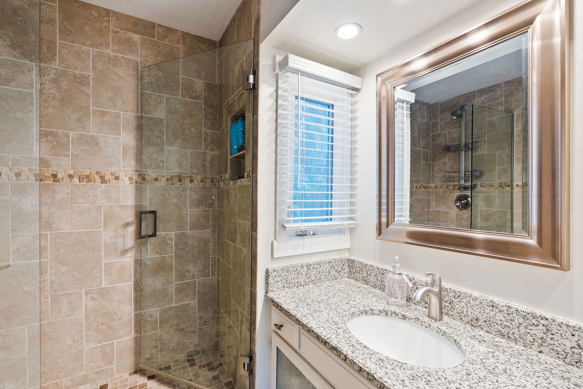 270 Bridge Street Lakeview 1, Unit 1 Property Photo 20