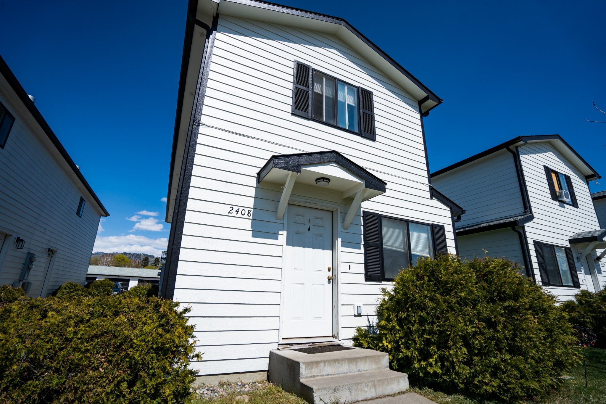 2402-2418 Leo Avenue Property Photo 7