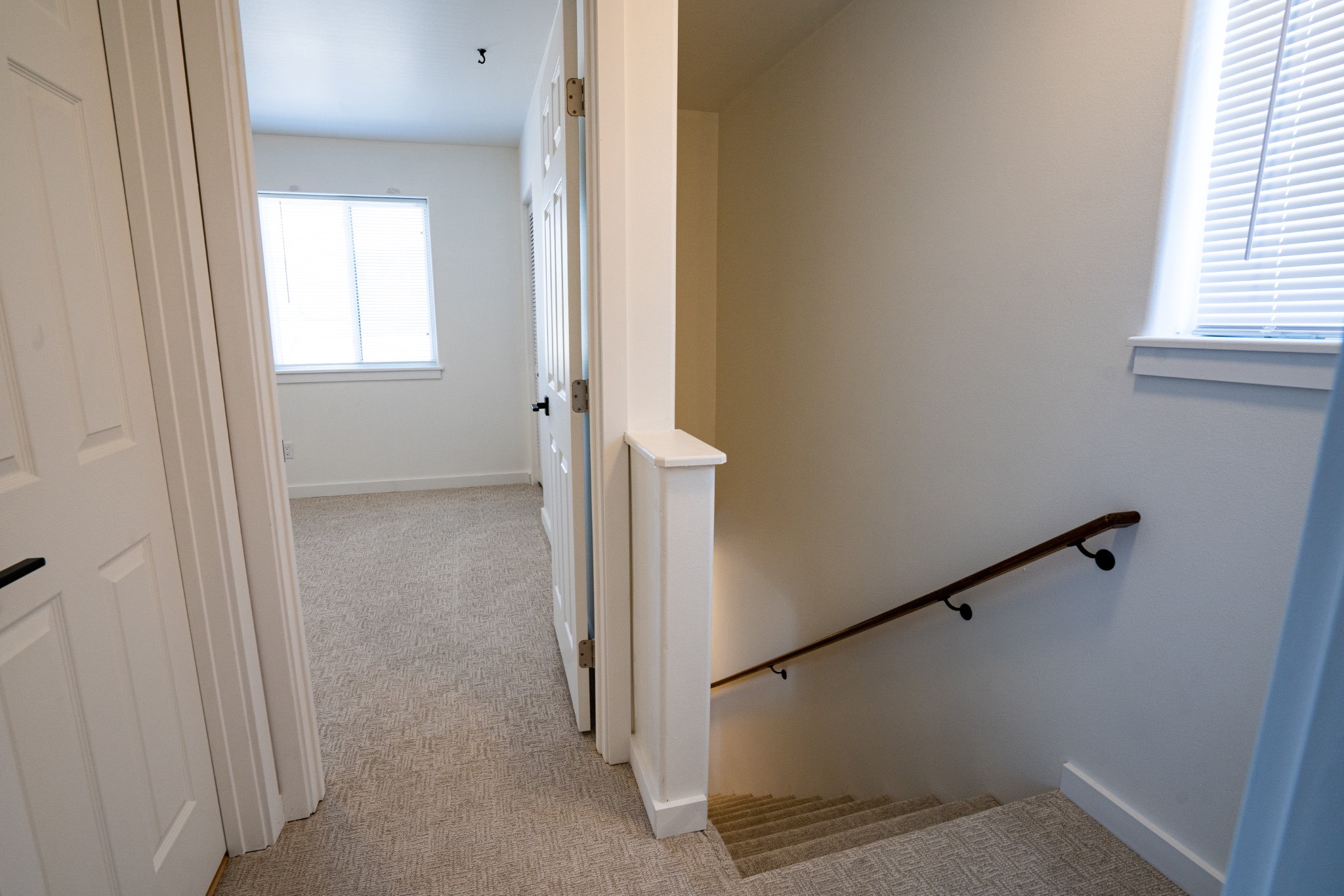 2402-2418 Leo Avenue Property Photo 37
