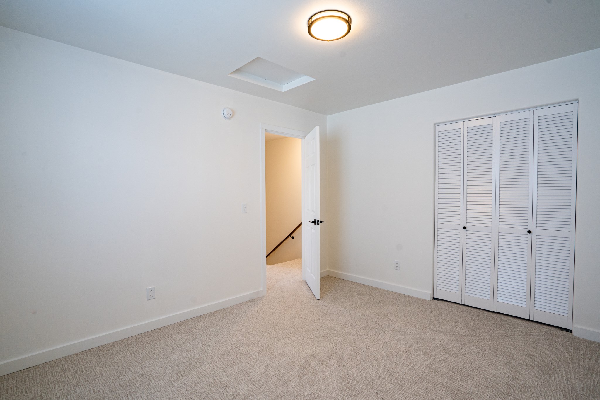 2402-2418 Leo Avenue Property Photo 41