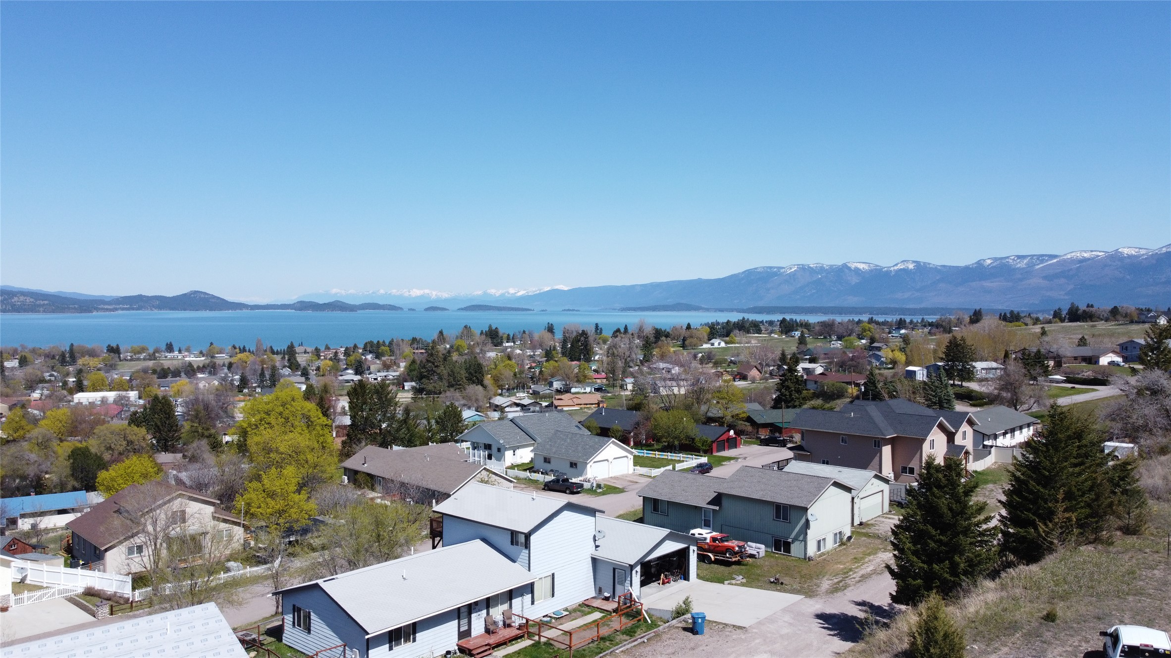 998 Hillside Court Property Photo 1