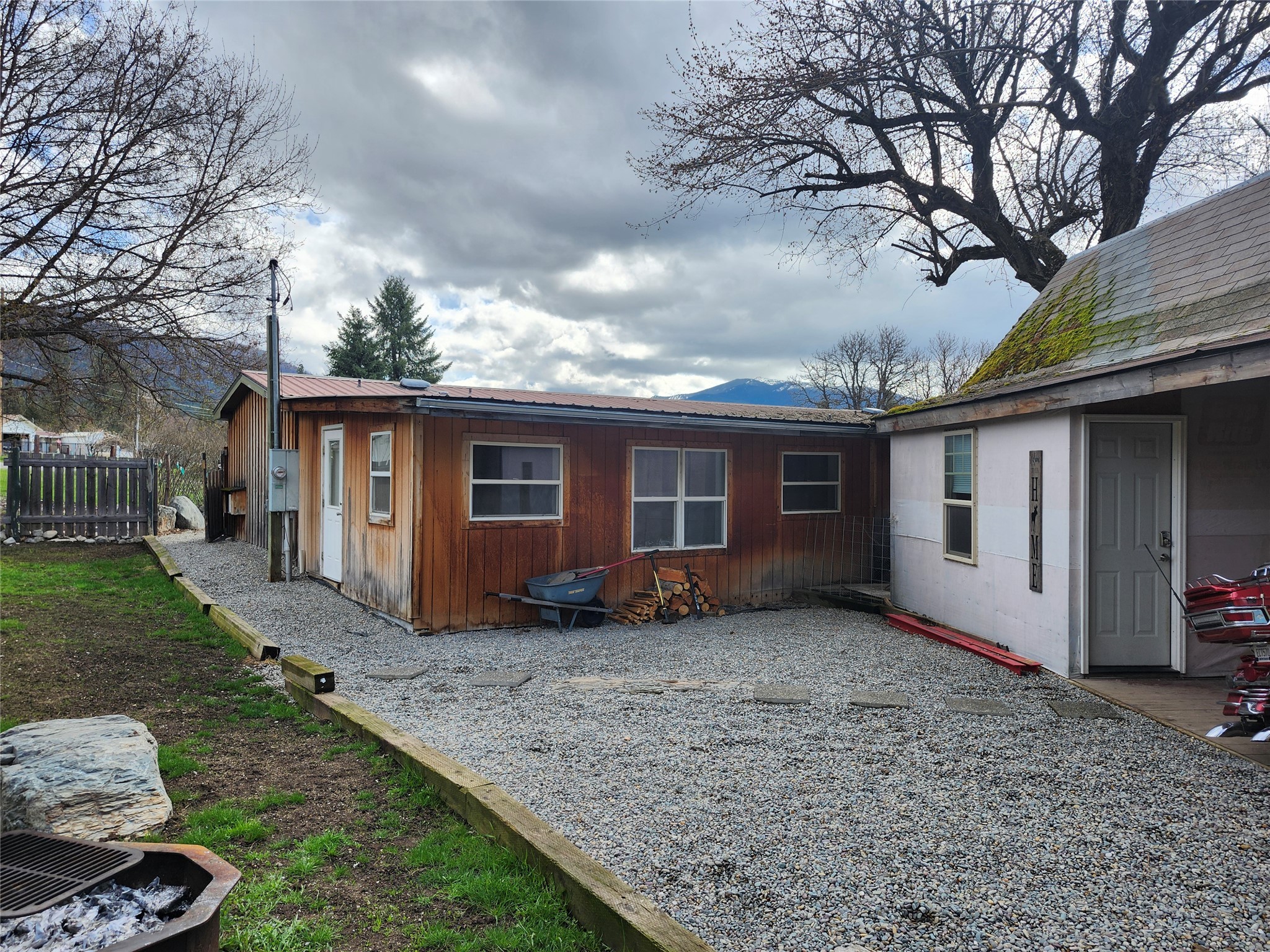 215 Woodland Street Property Photo 1