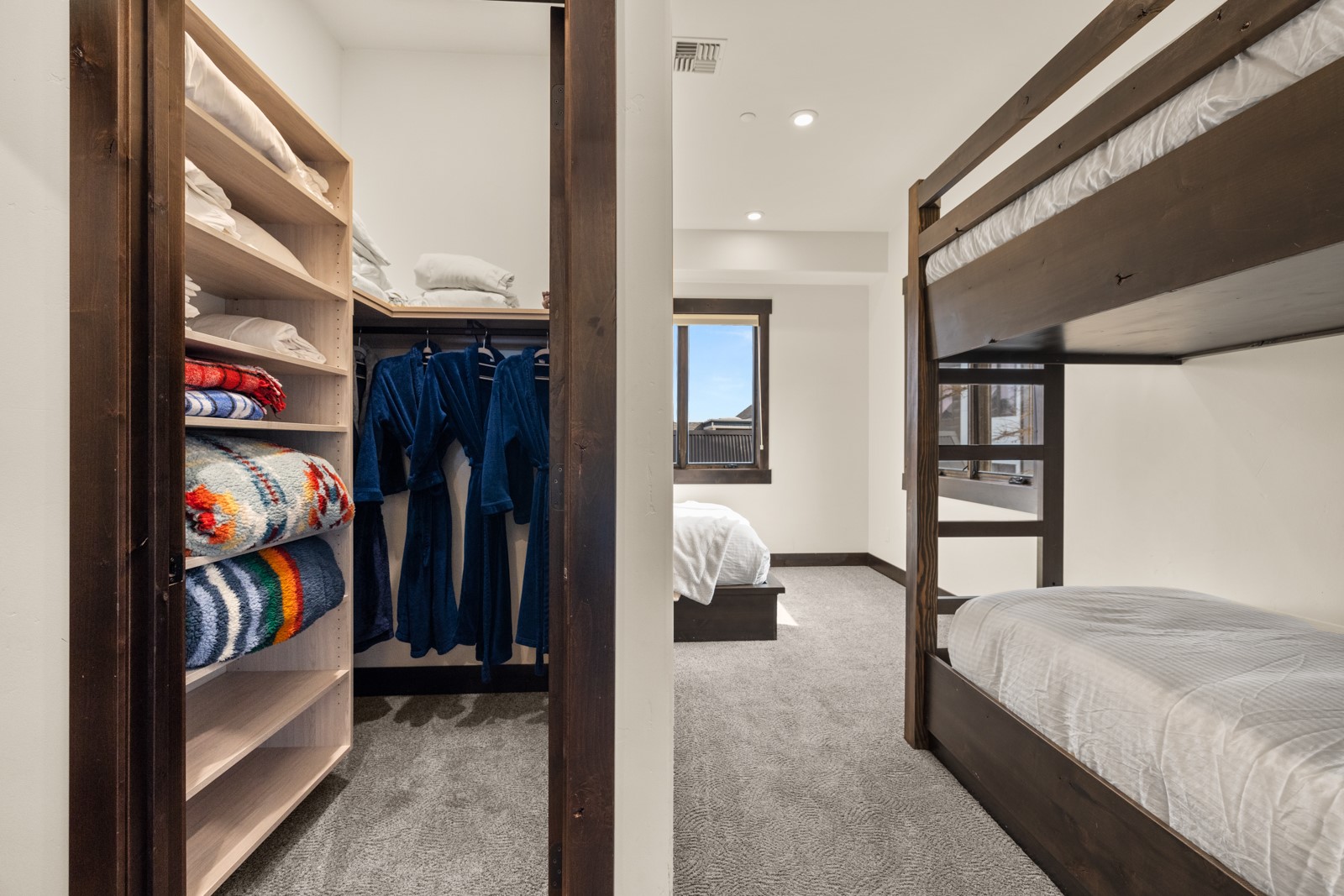 3868 Gelande Street 6 Property Photo 27