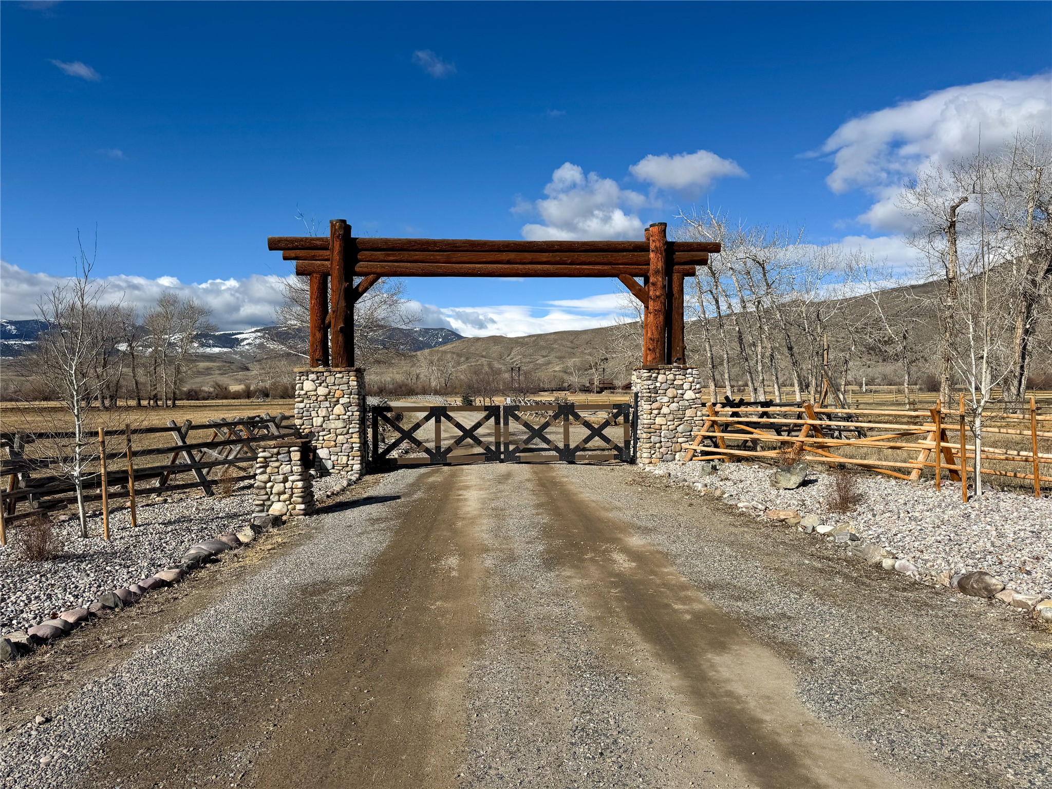 100 Snowberry Path Property Photo 1