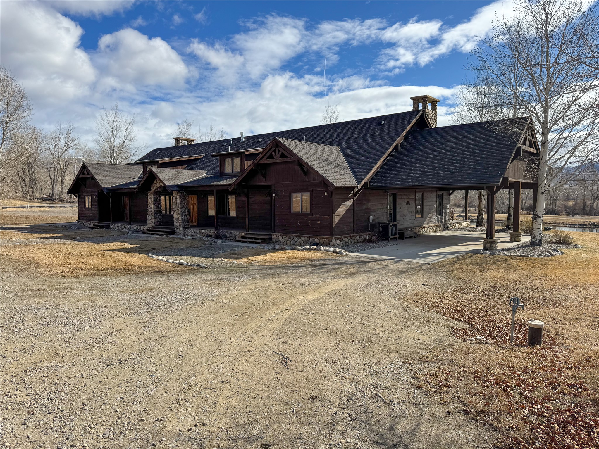100 Snowberry Path Property Photo 5