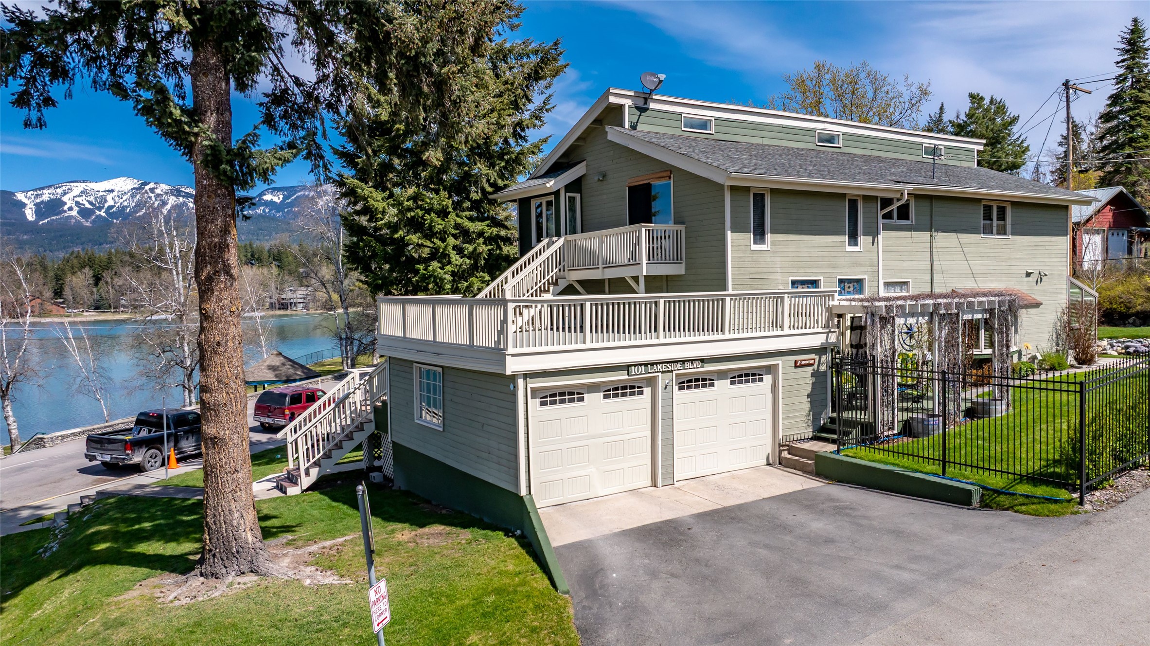 101 Lakeside Boulevard Property Photo